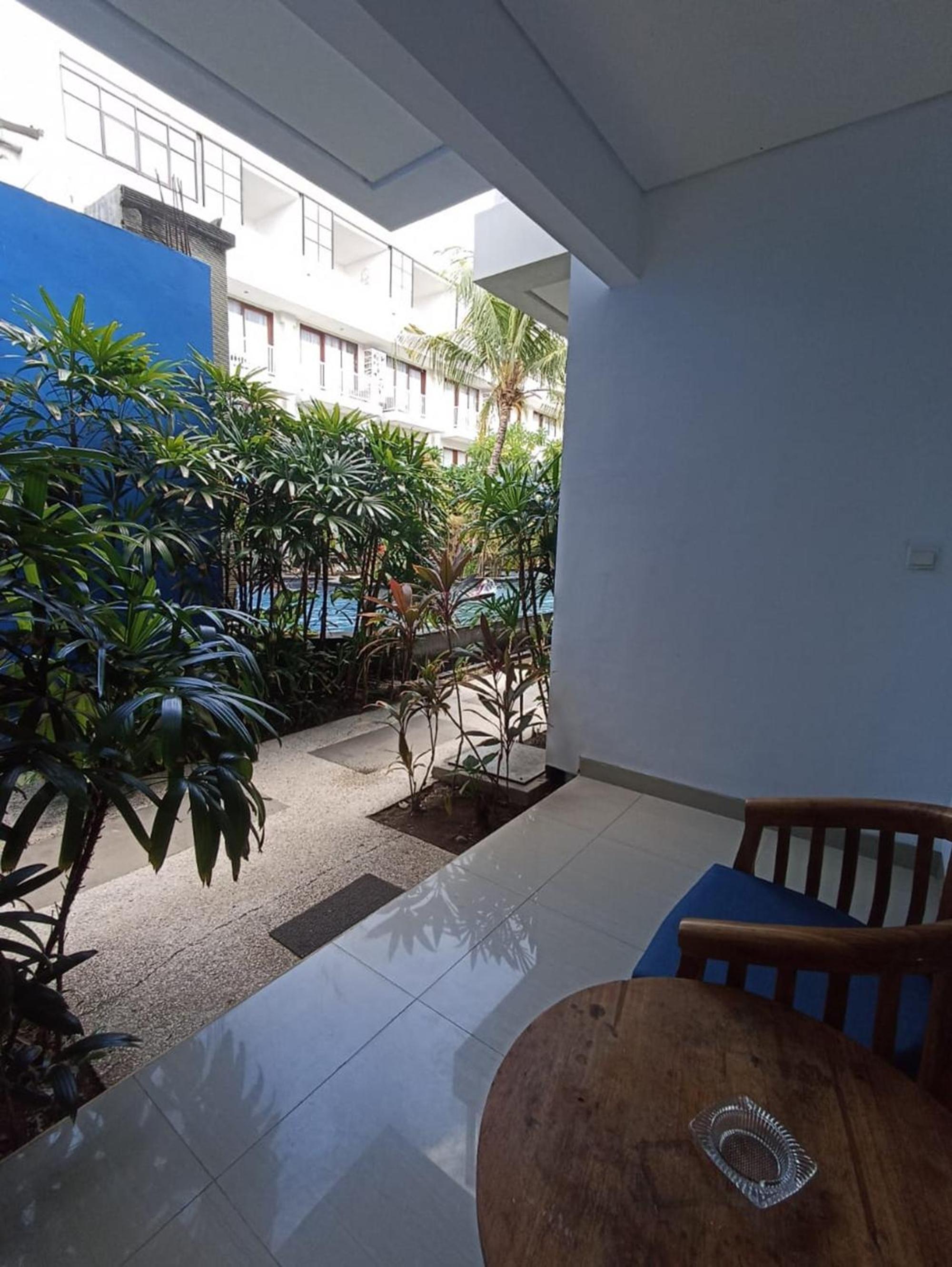 Deluxe Room - Pool Side