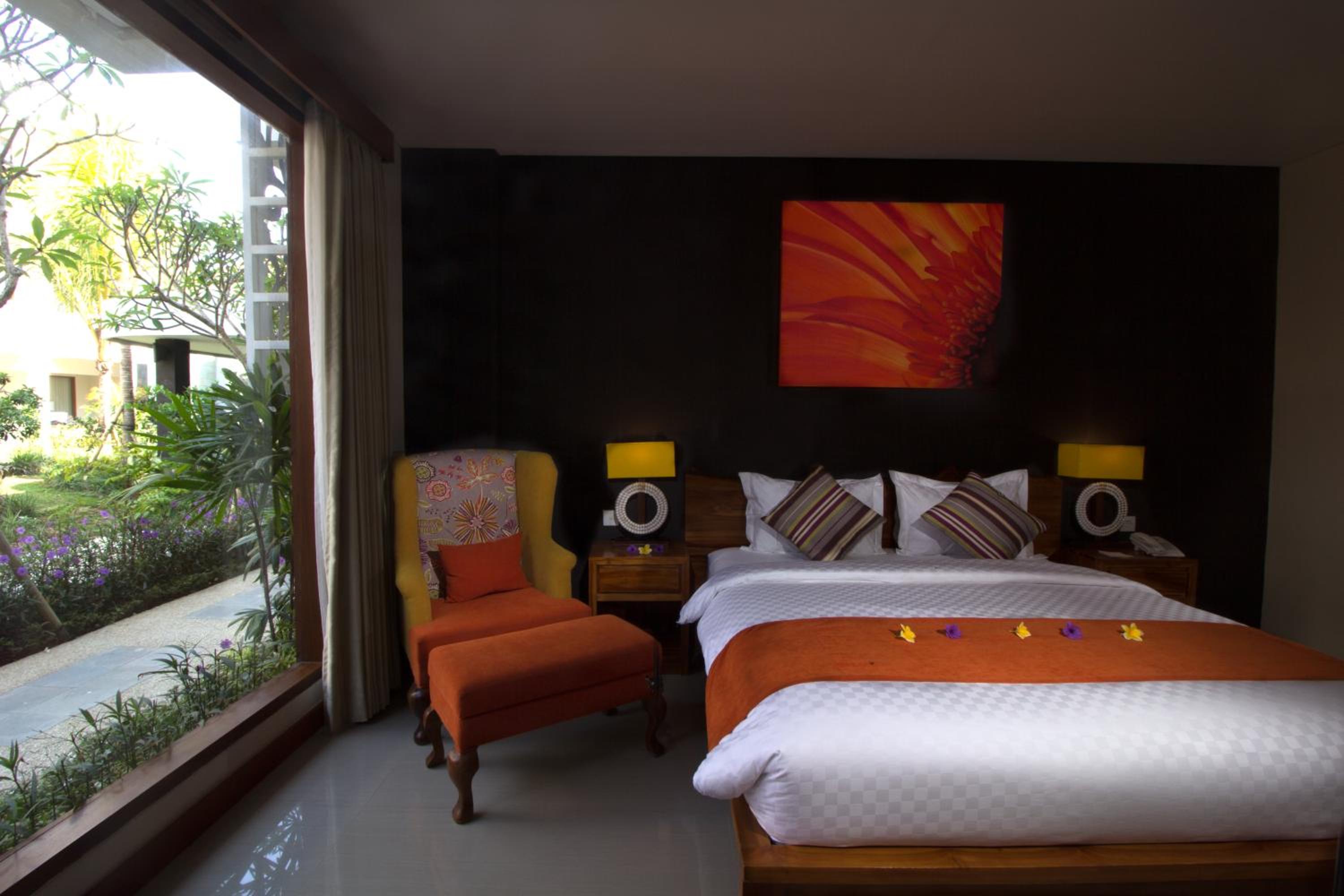 Deluxe Room - Pool Side