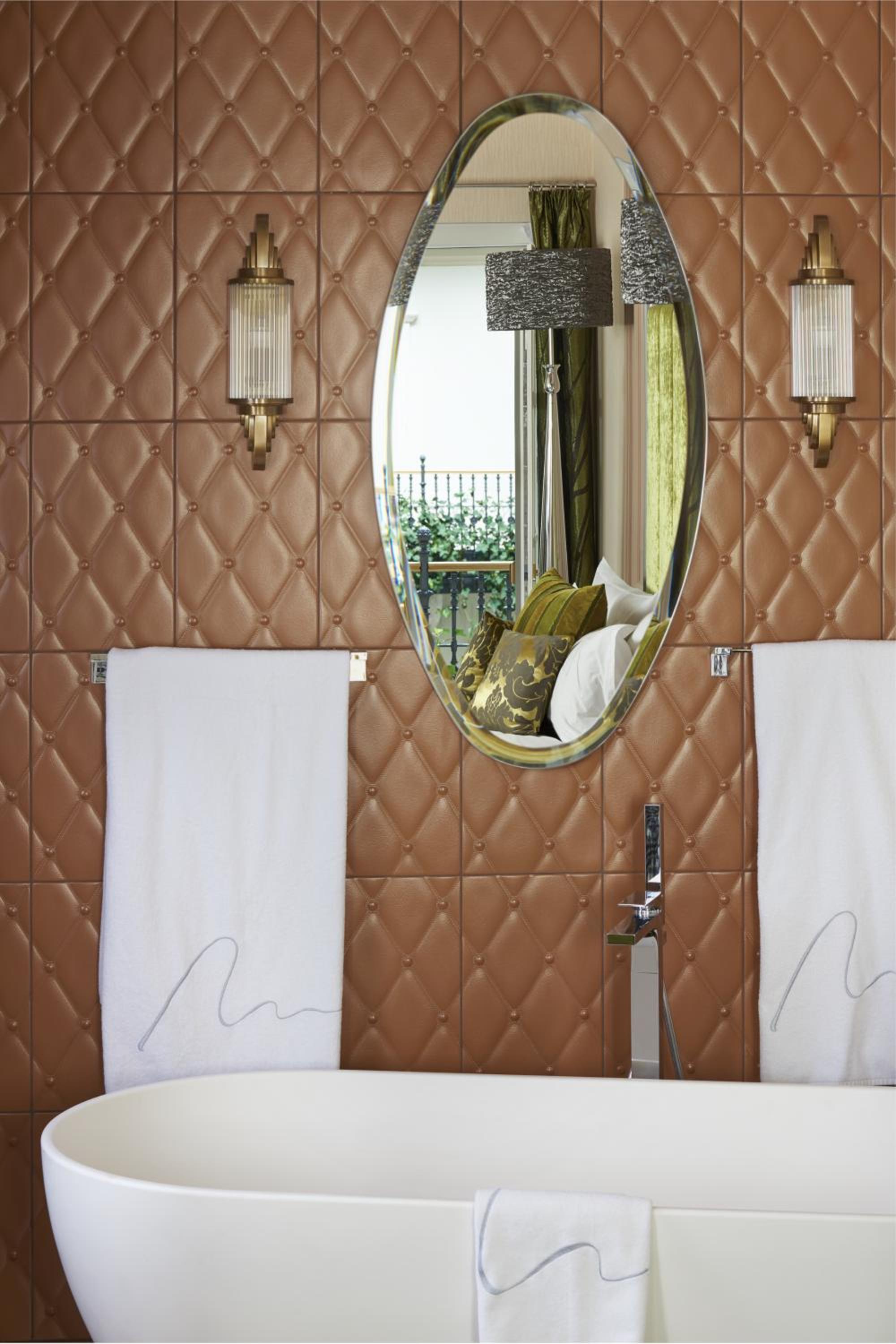 Aria Signature - Large Luxury King Room 