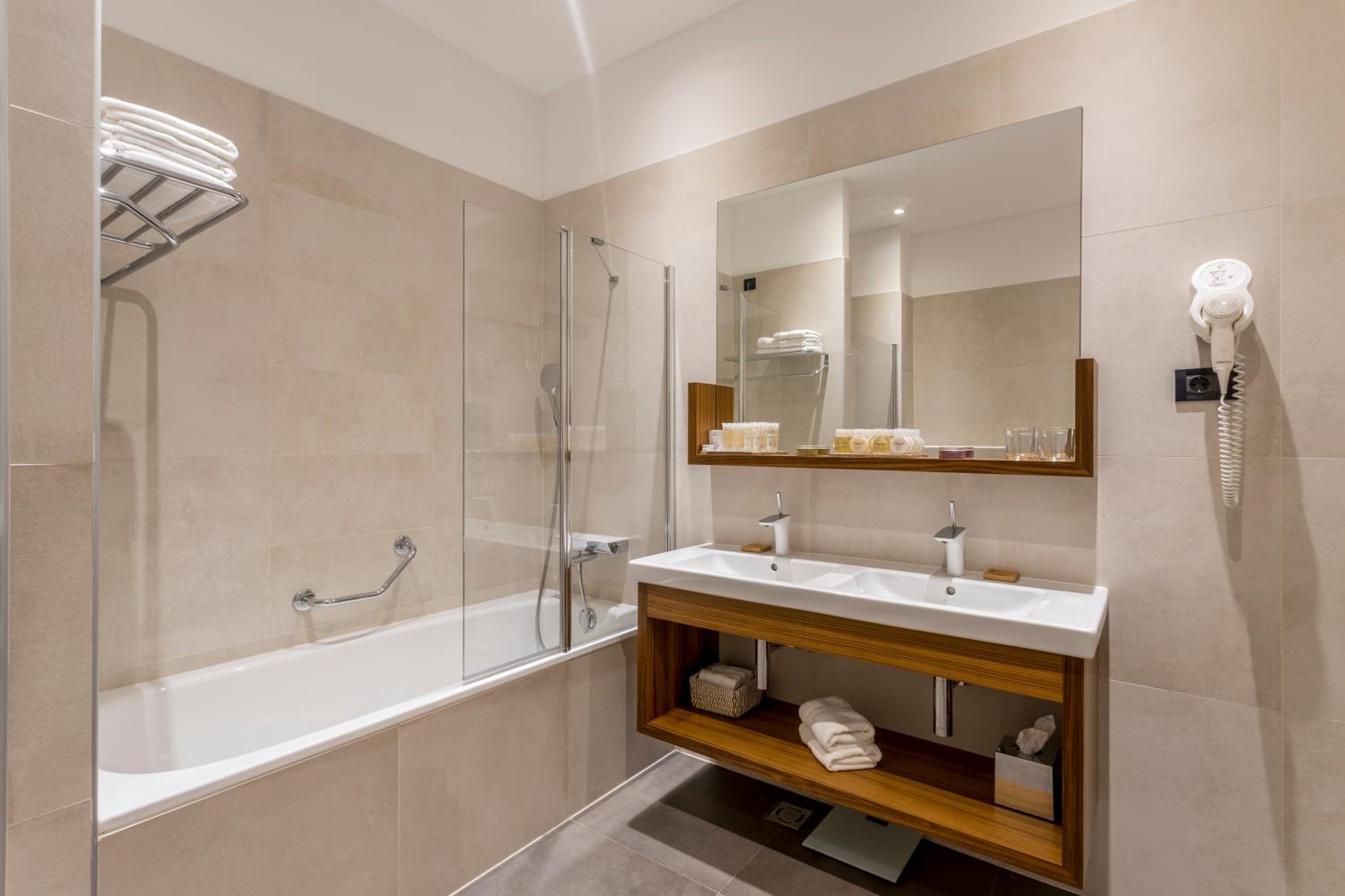 Superior Double Room with City View