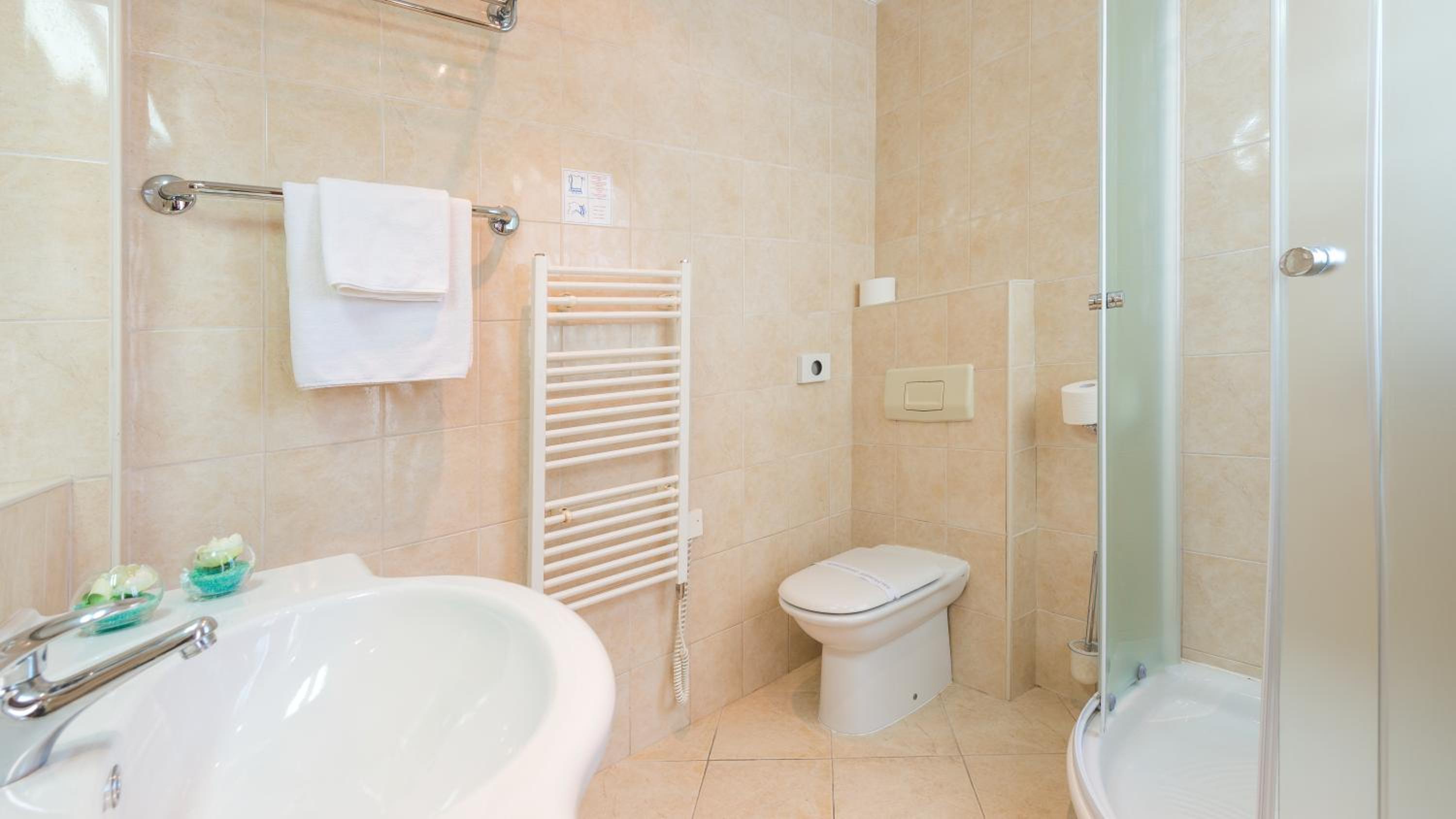 Superior Room with Balcony and Sea View