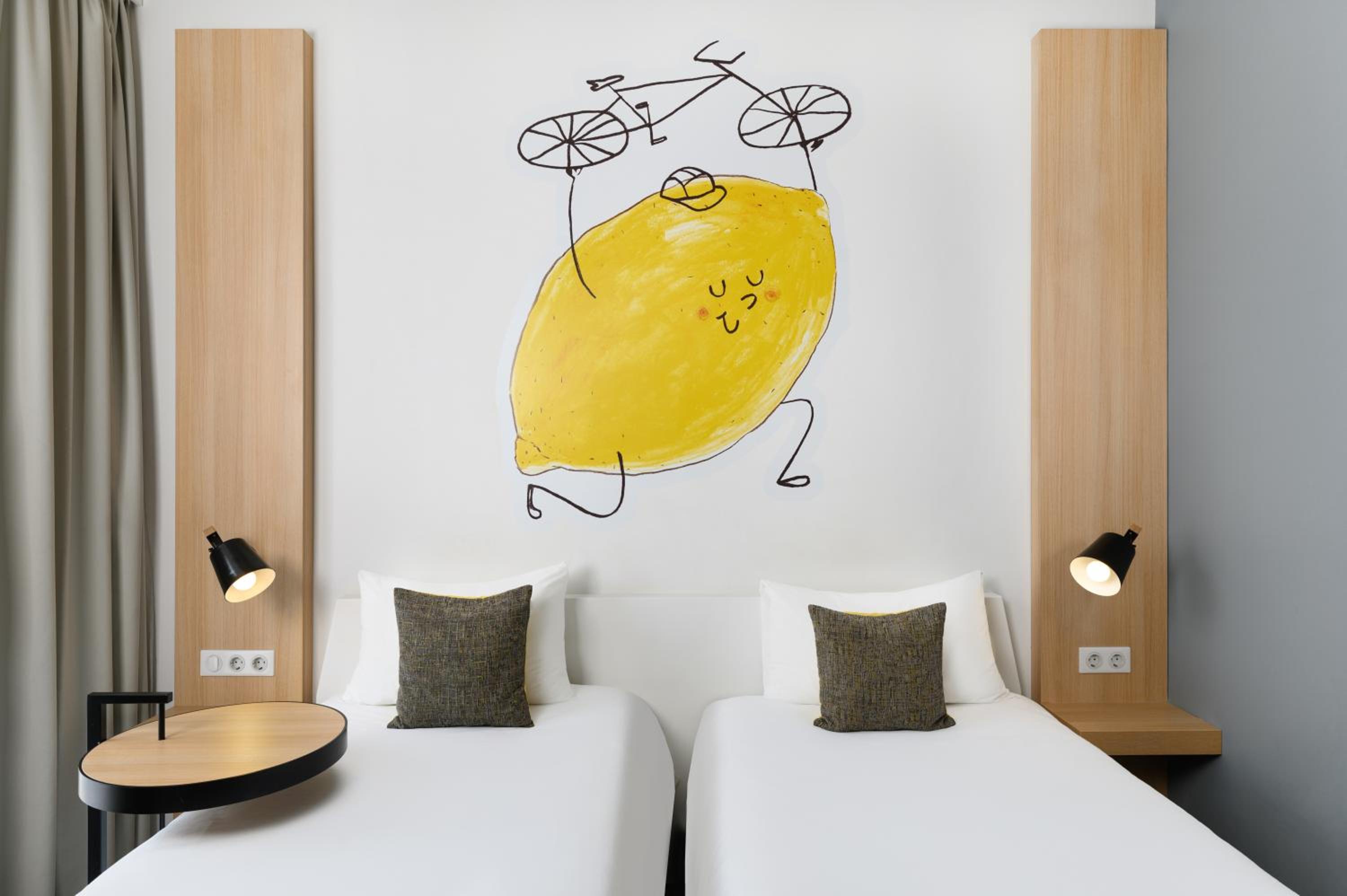 Design Room with Two Single Beds