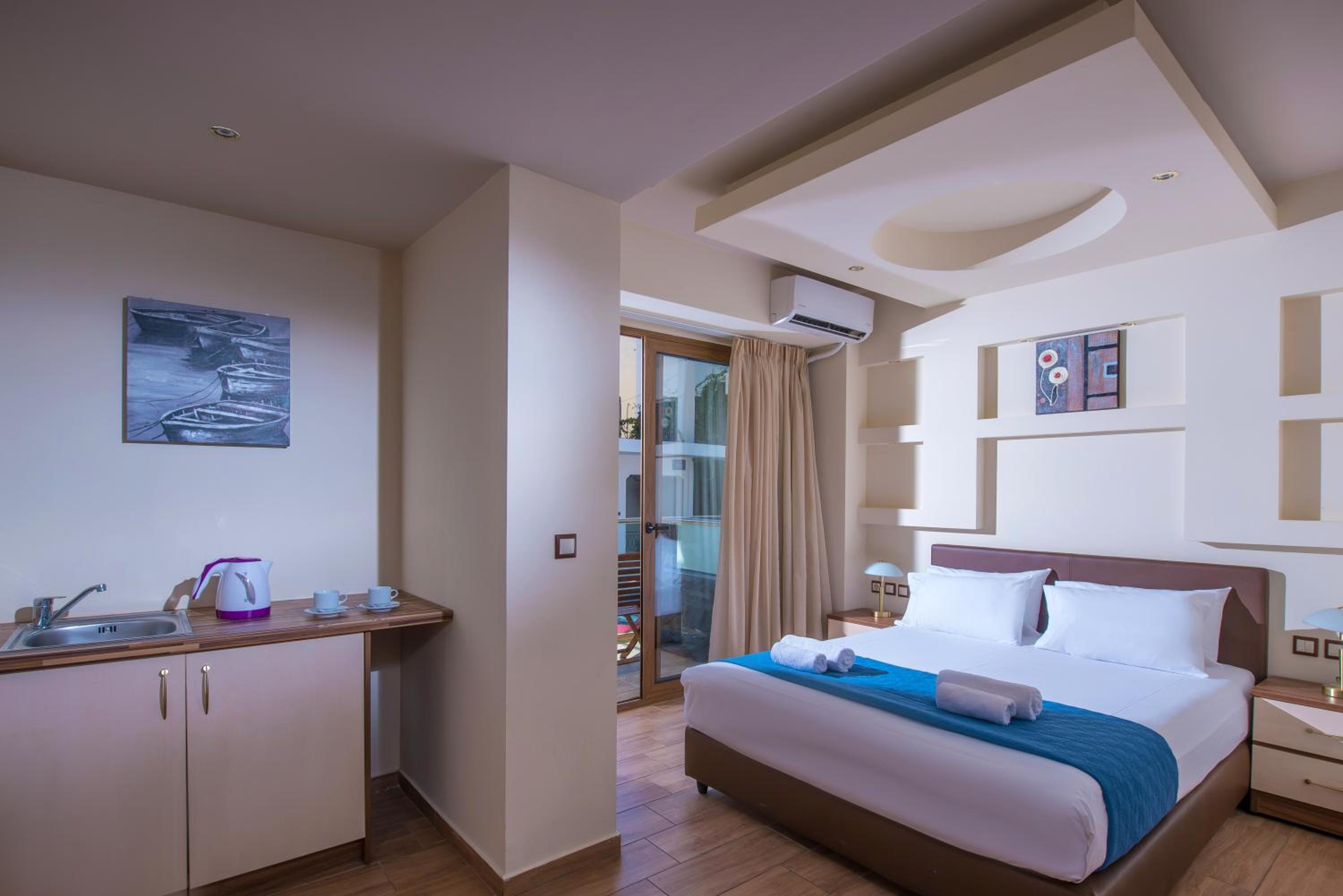 Classic Double Room with Partial Sea View (annex)