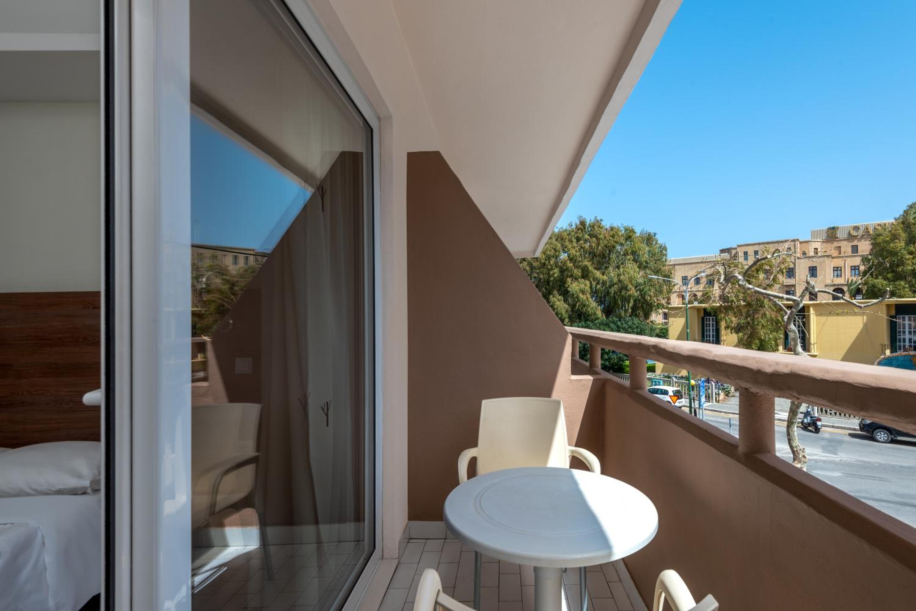 Classic Room Lower Floor - City View