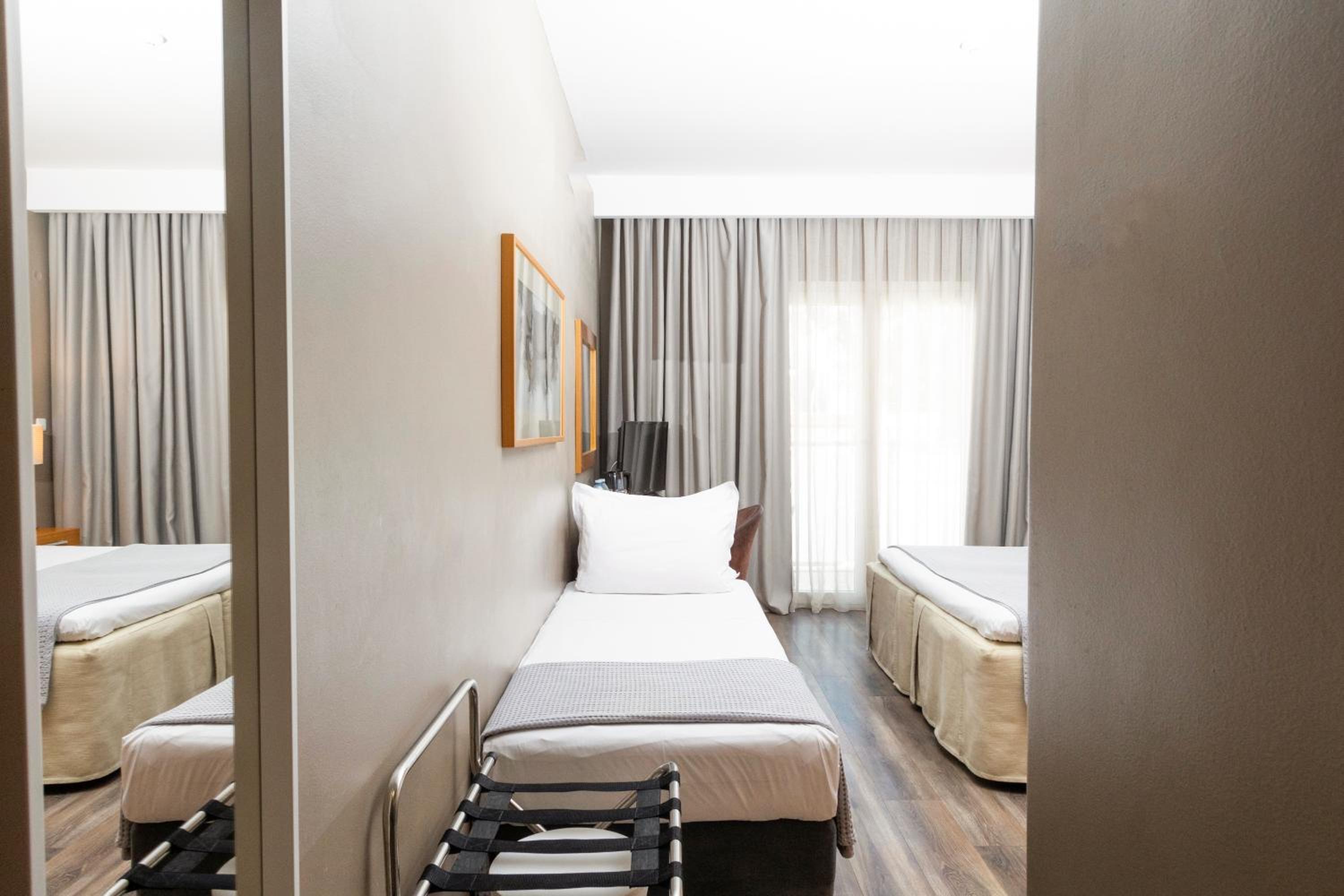 Family Coco-Mat Room Partial Sea View