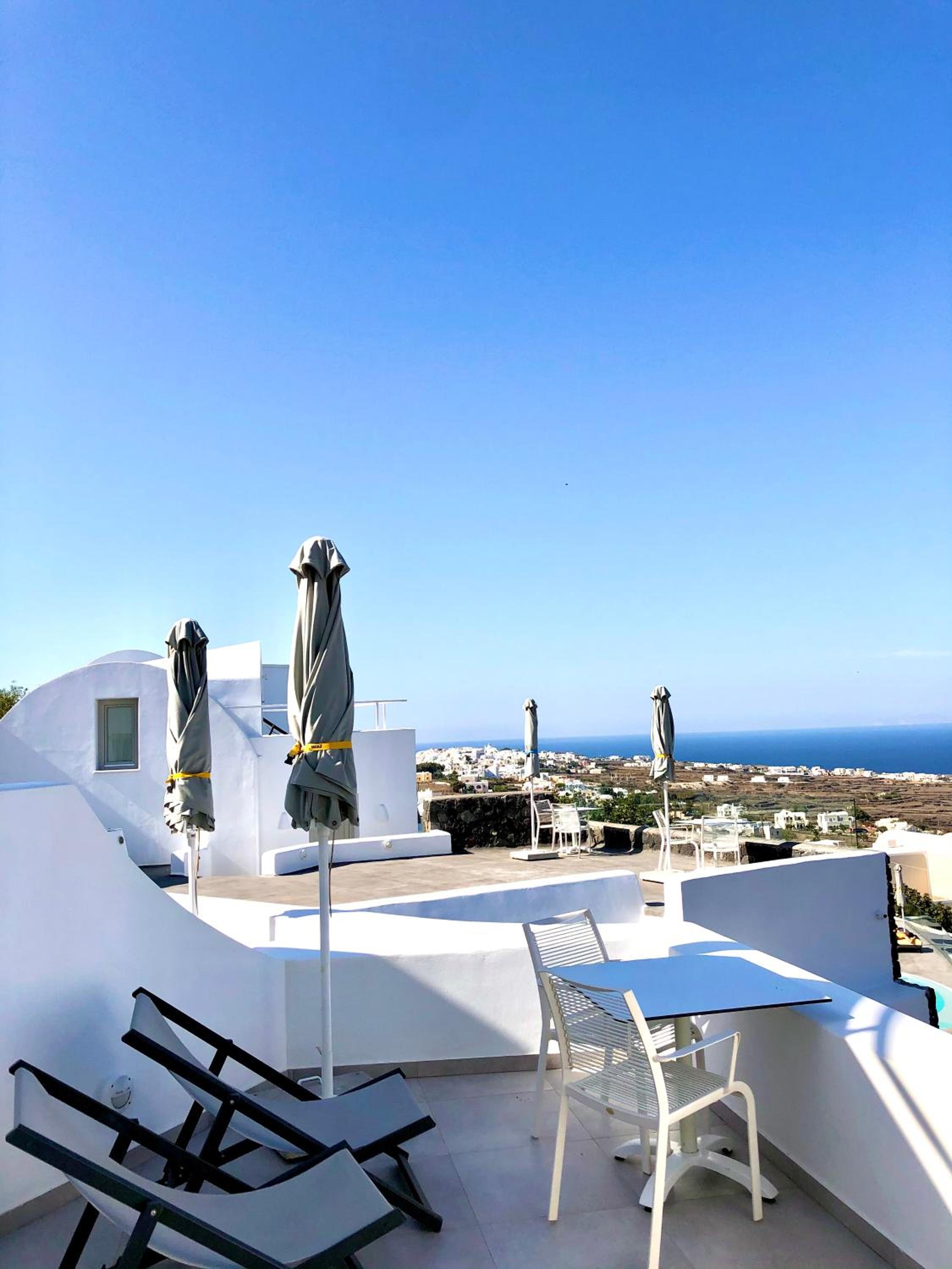 Deluxe Suite with Sea View & outdoor Jacuzzi