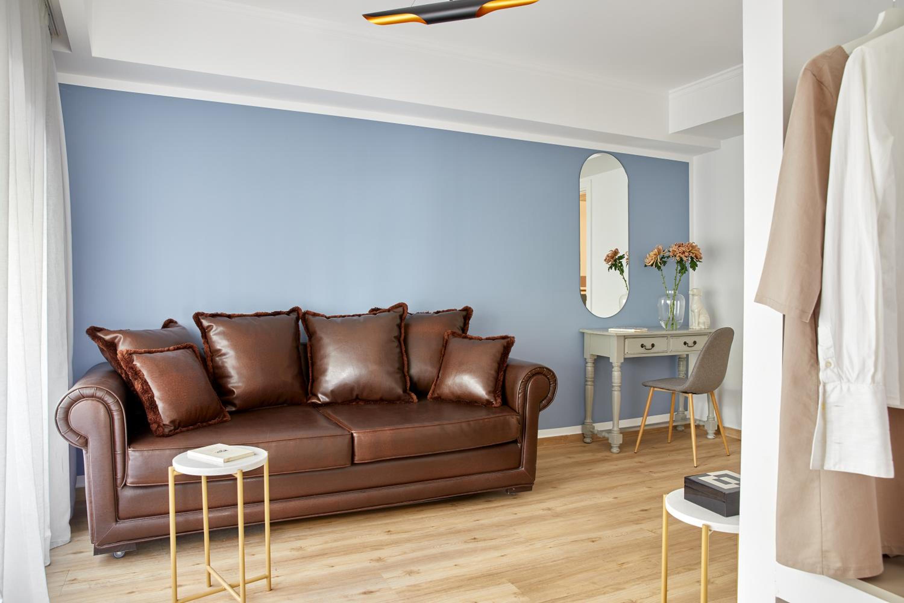 Family Room (2 Adults + 2 Children)