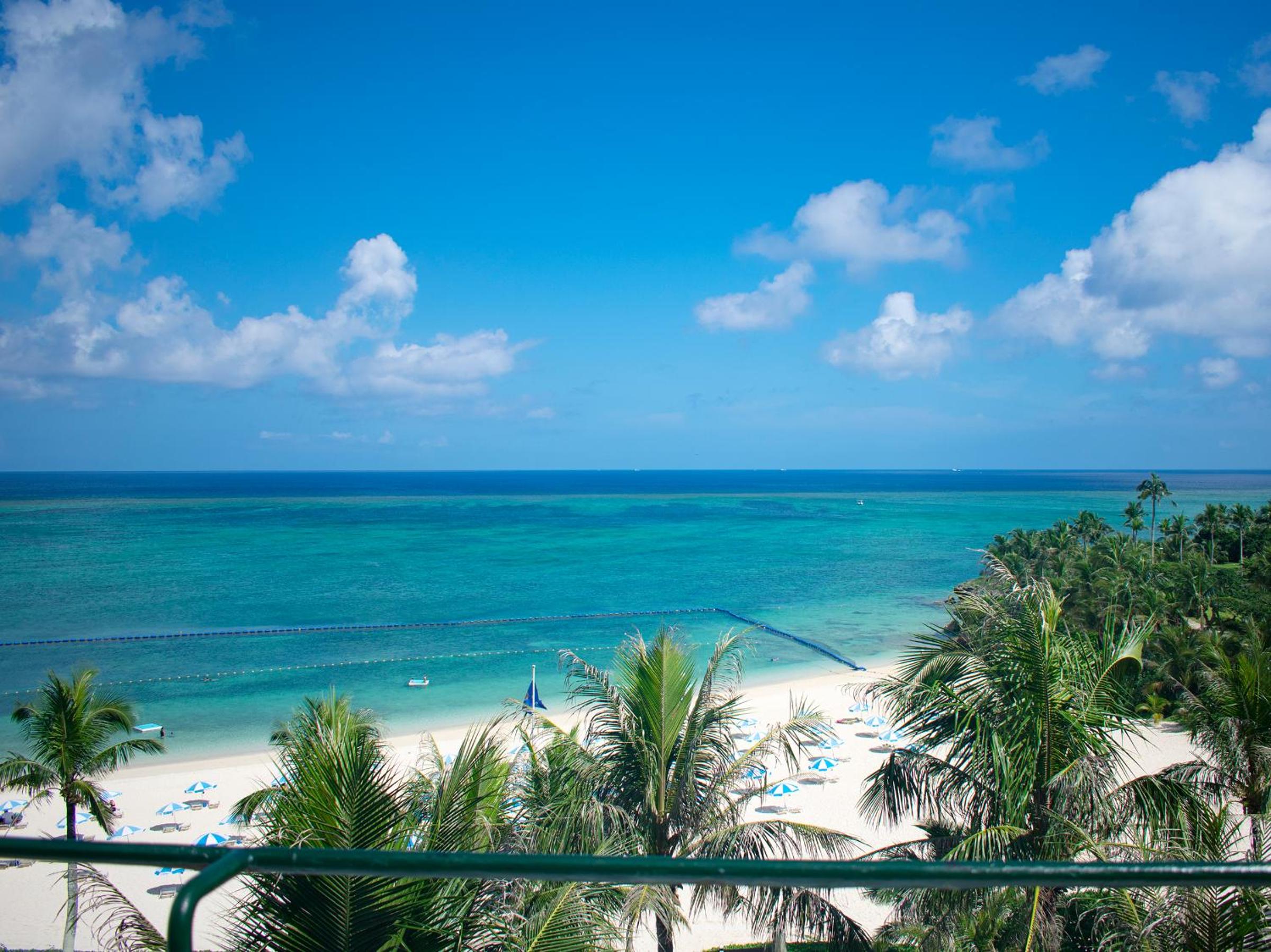 Club Superior Twin Room with Ocean View and Lounge Access - Non-Smoking
