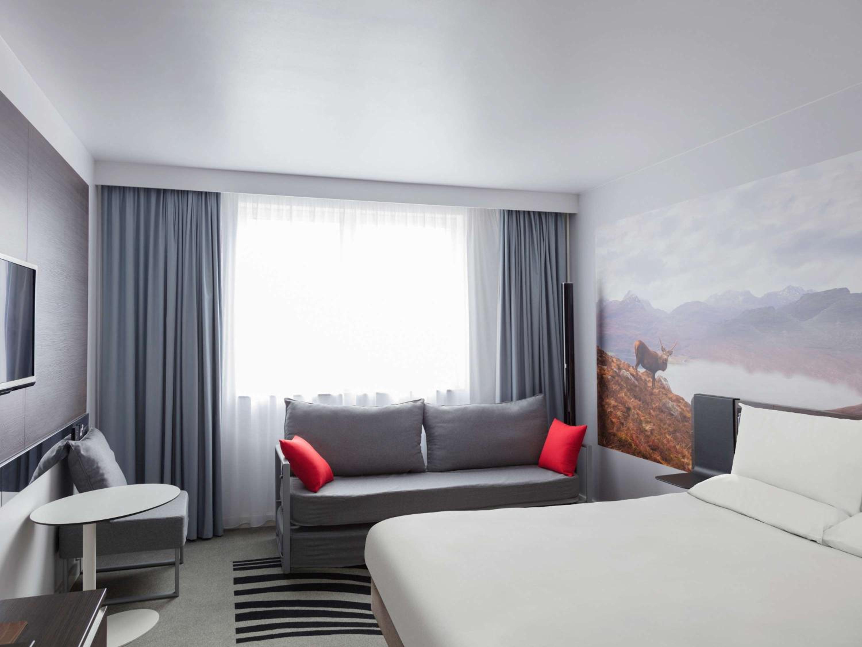 Standard Queen Room with Sofa