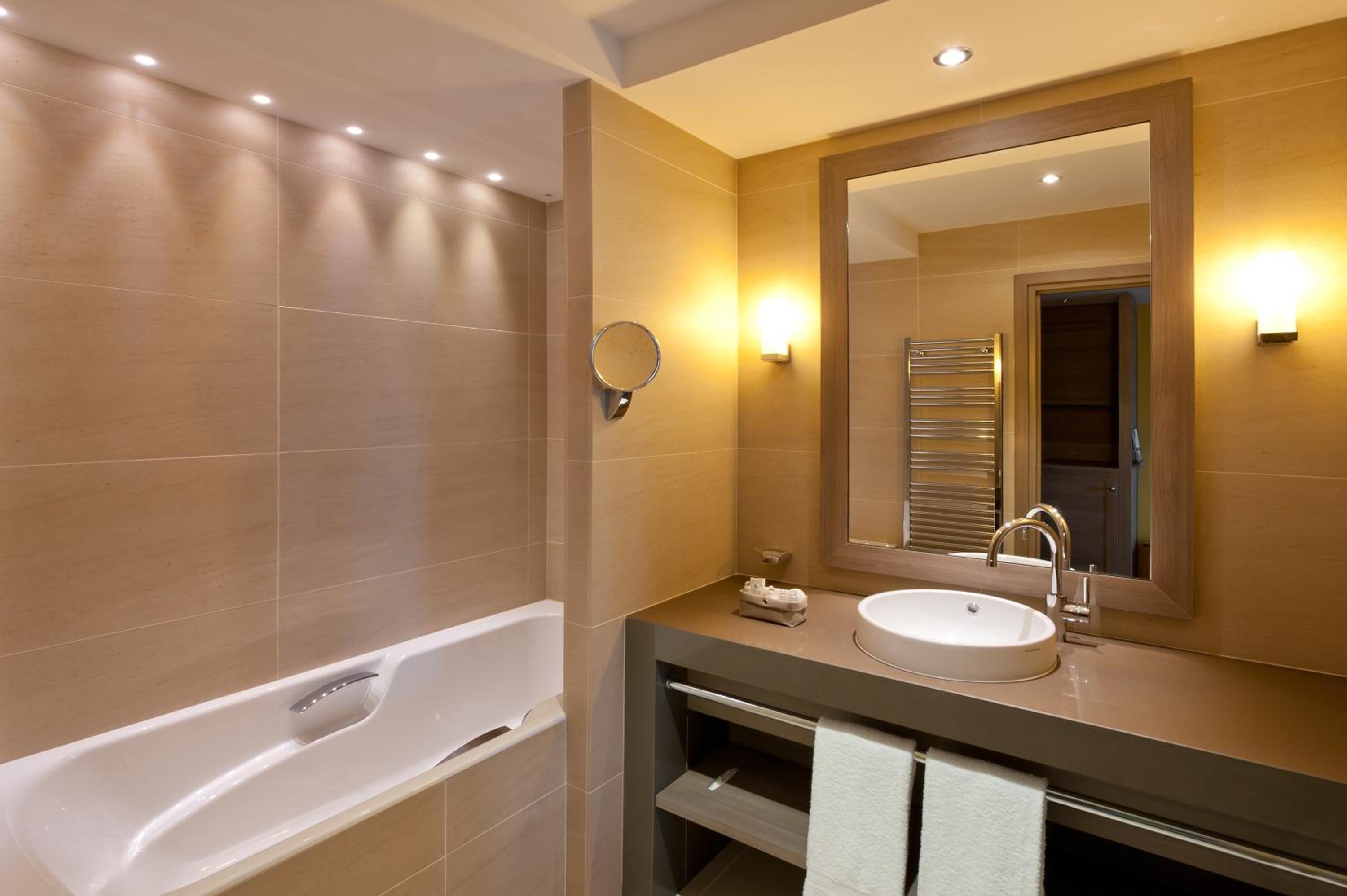 Standard Double or Twin Room with City View