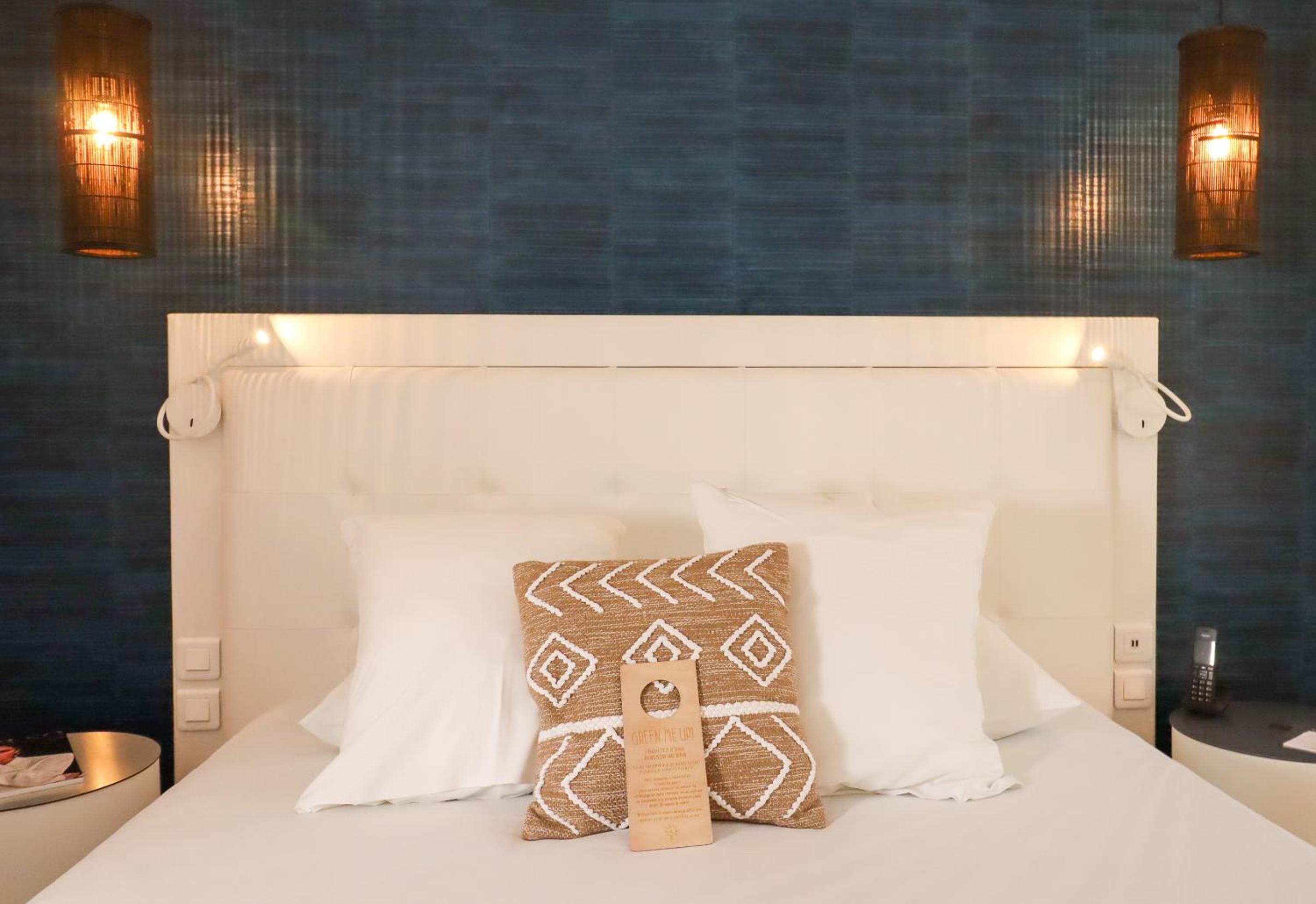 Classic Queen Room with Queen Bed - Non-Smoking