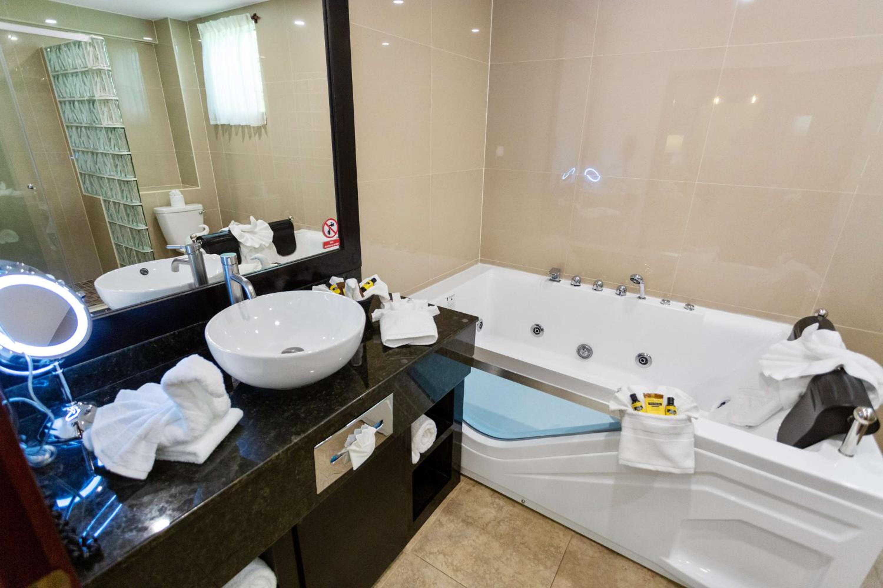 Junior King Suite with Living Room - Non-Smoking