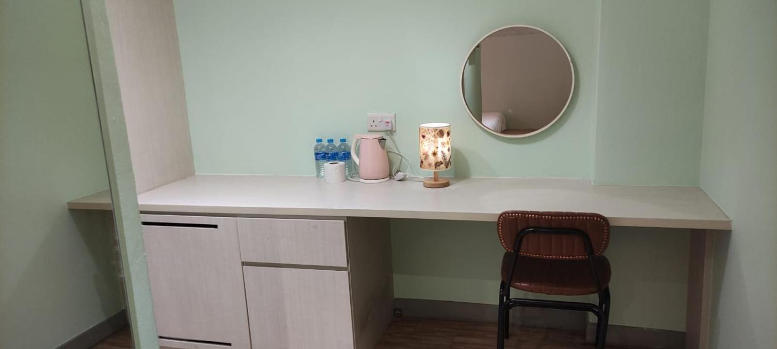 Superior Family, No Window