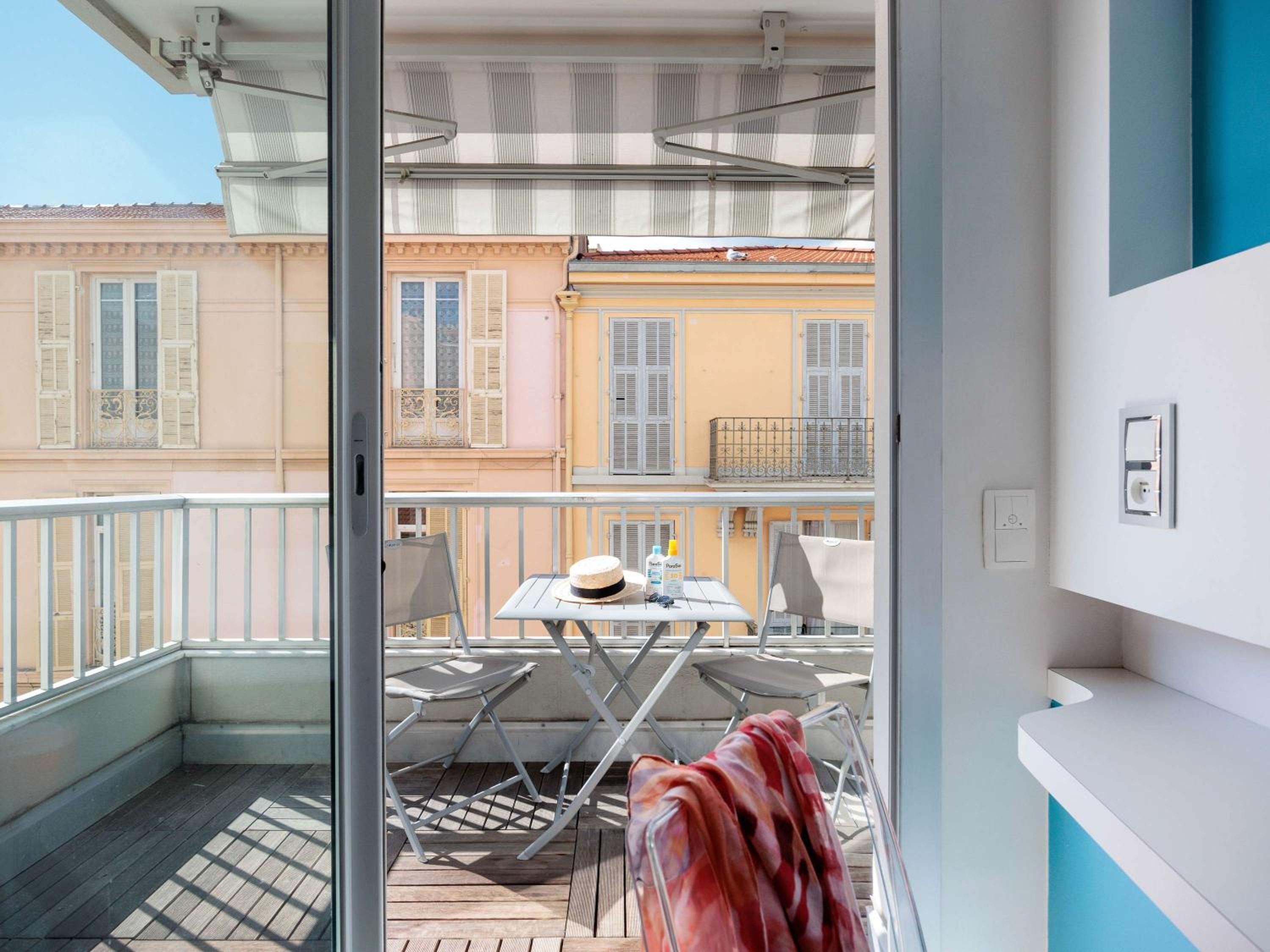 Standard Twin Room with Balcony