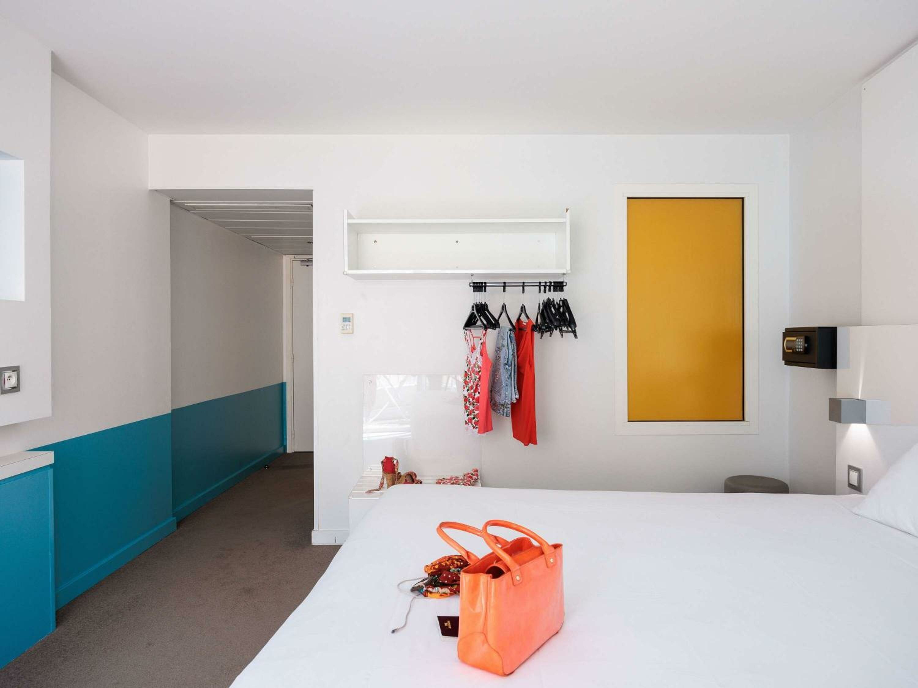 Standard Twin Room with Balcony
