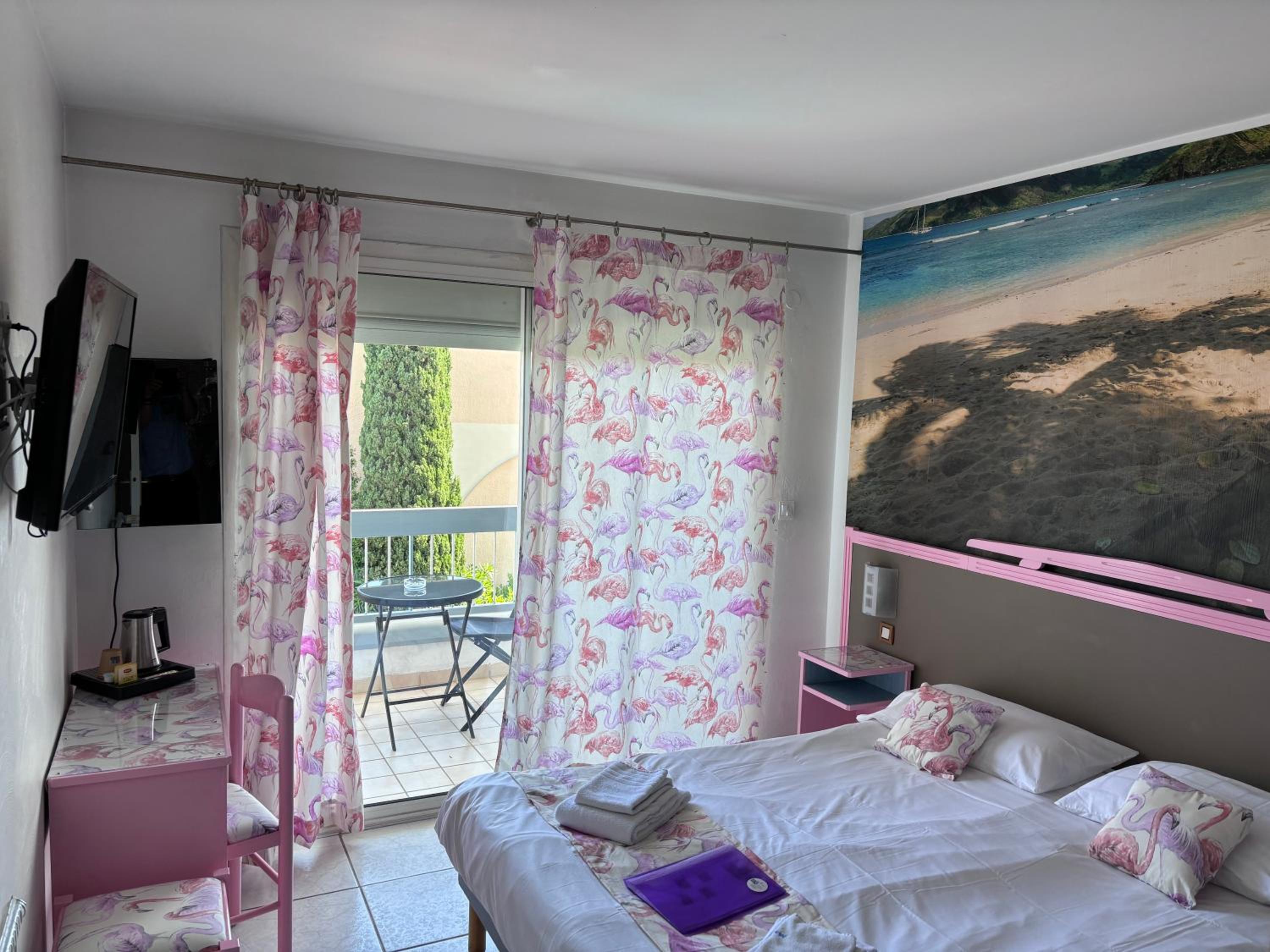 Superior Double or Twin Room with Balcony and Pool View