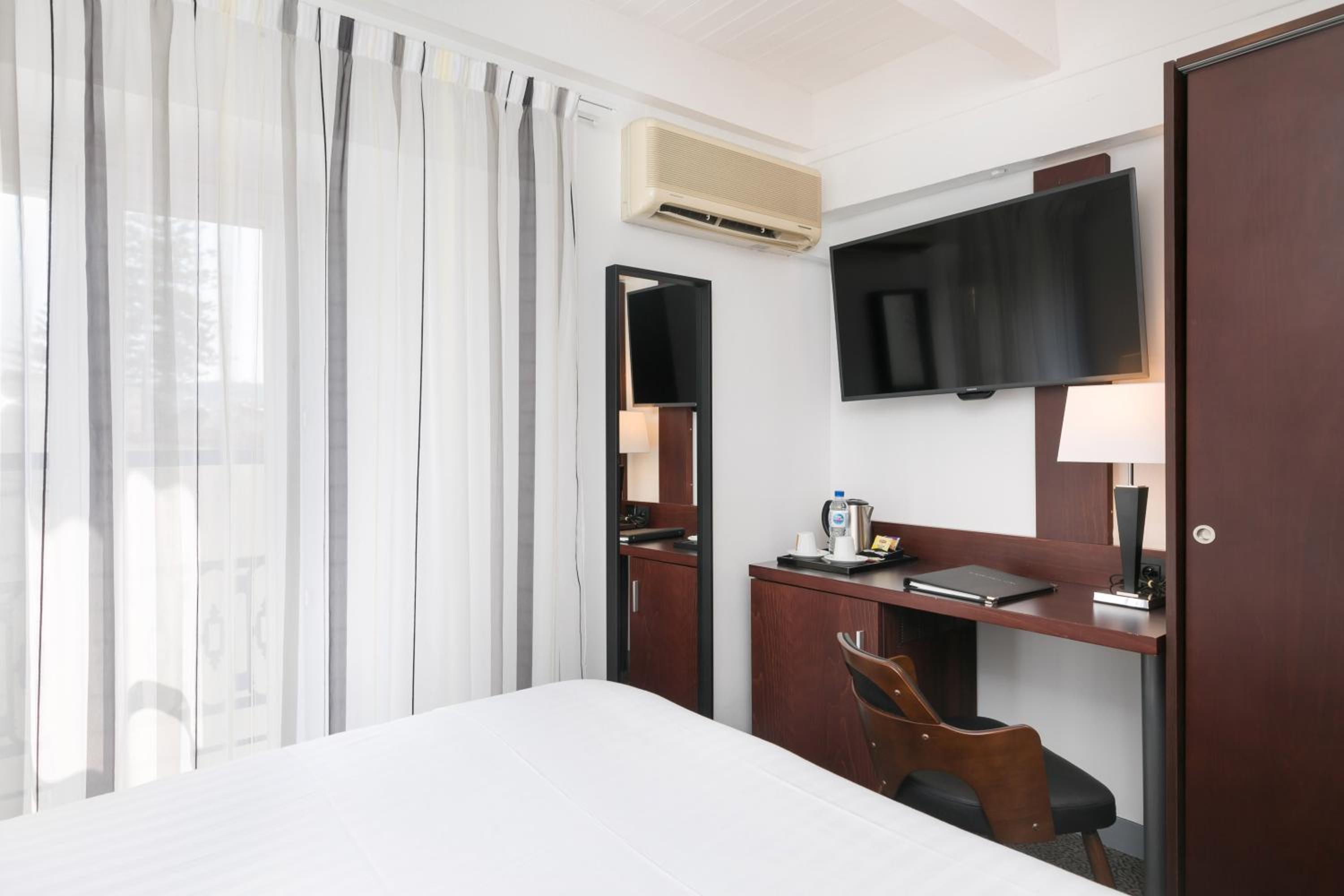 Classic Queen Room - Non-Smoking