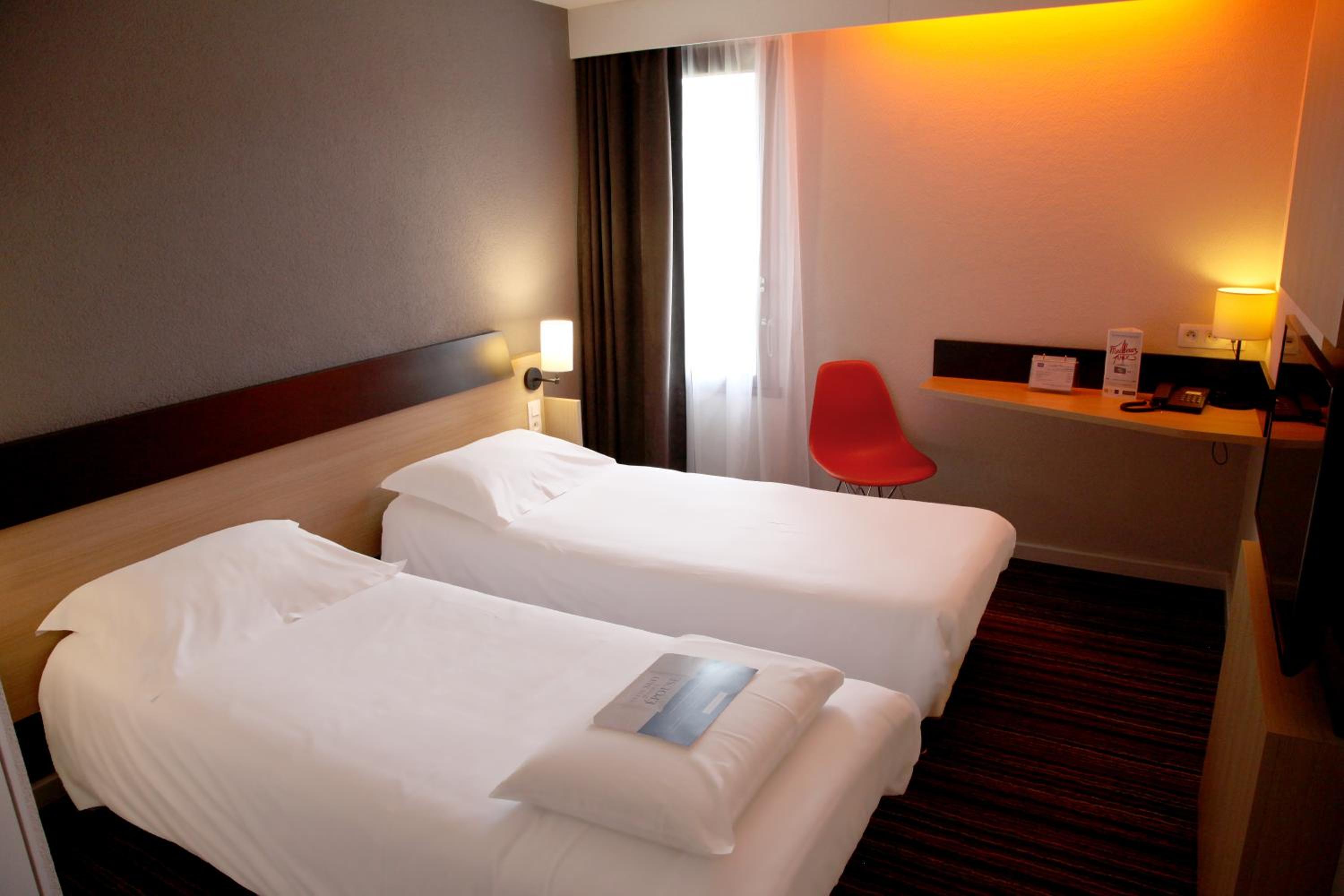 Double Room with 2 Single Beds