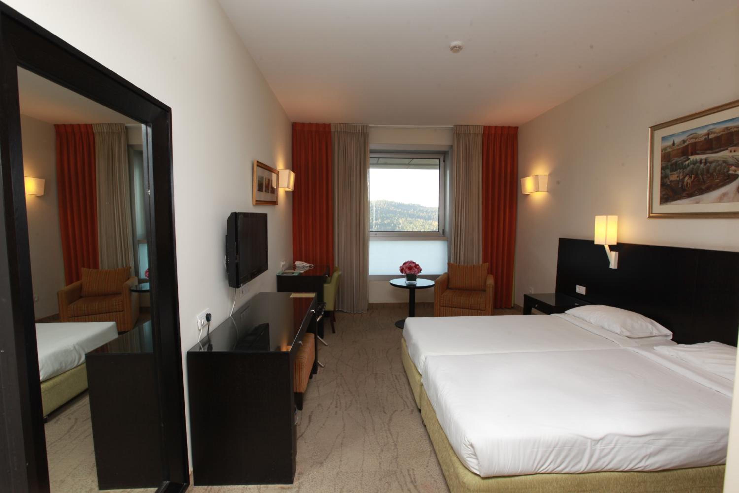 Superior Double Room With Balcony - Mountain View