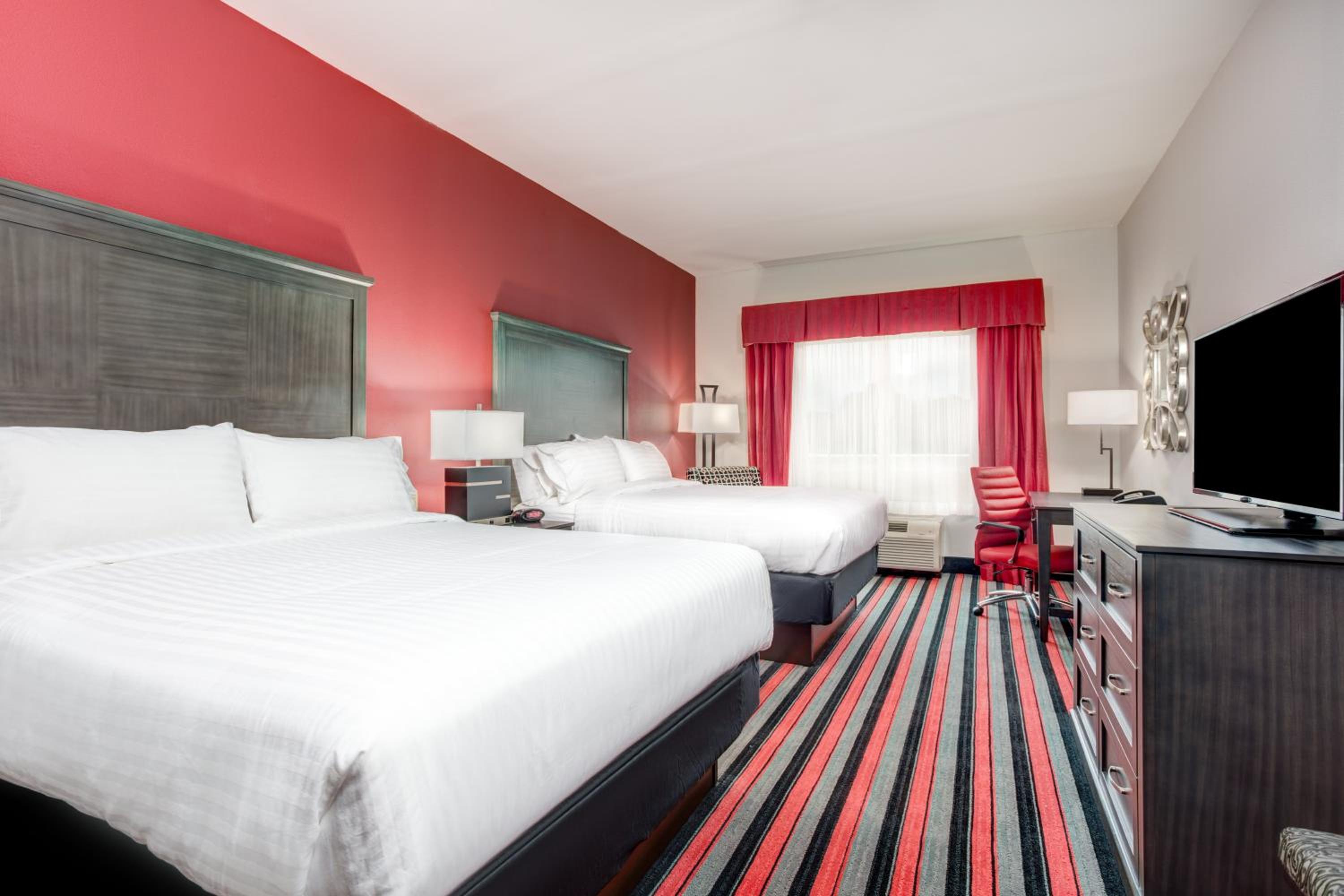 Deluxe Queen Room with Two Queen Beds - Non-Smoking