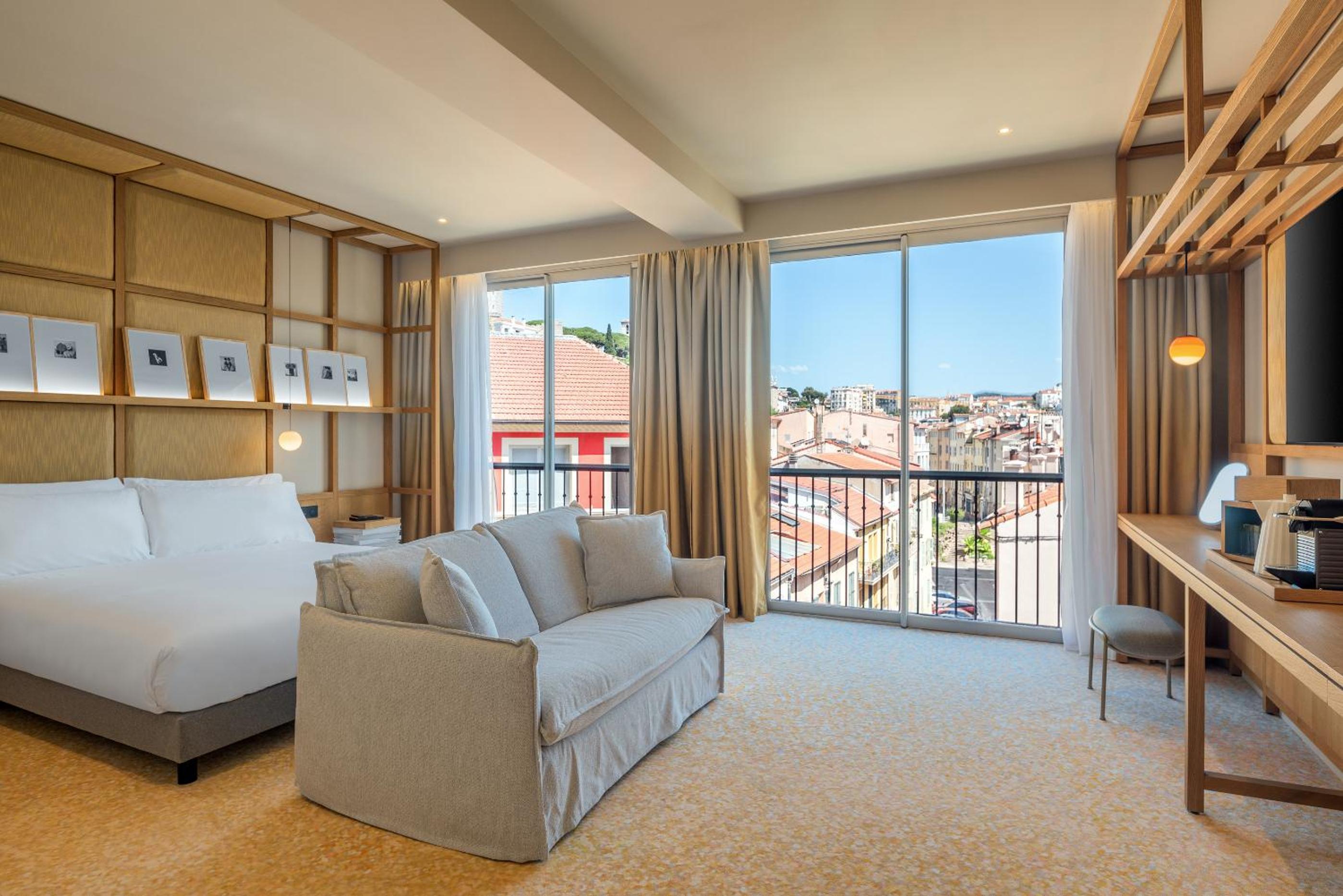 Queen Room - Mobility Access