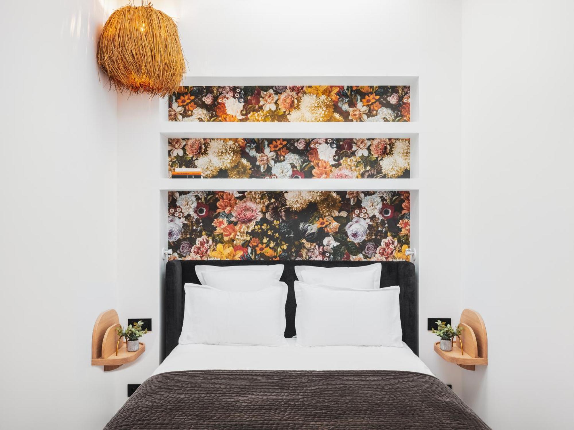 One-Bedroom  Apartment with Terrace
