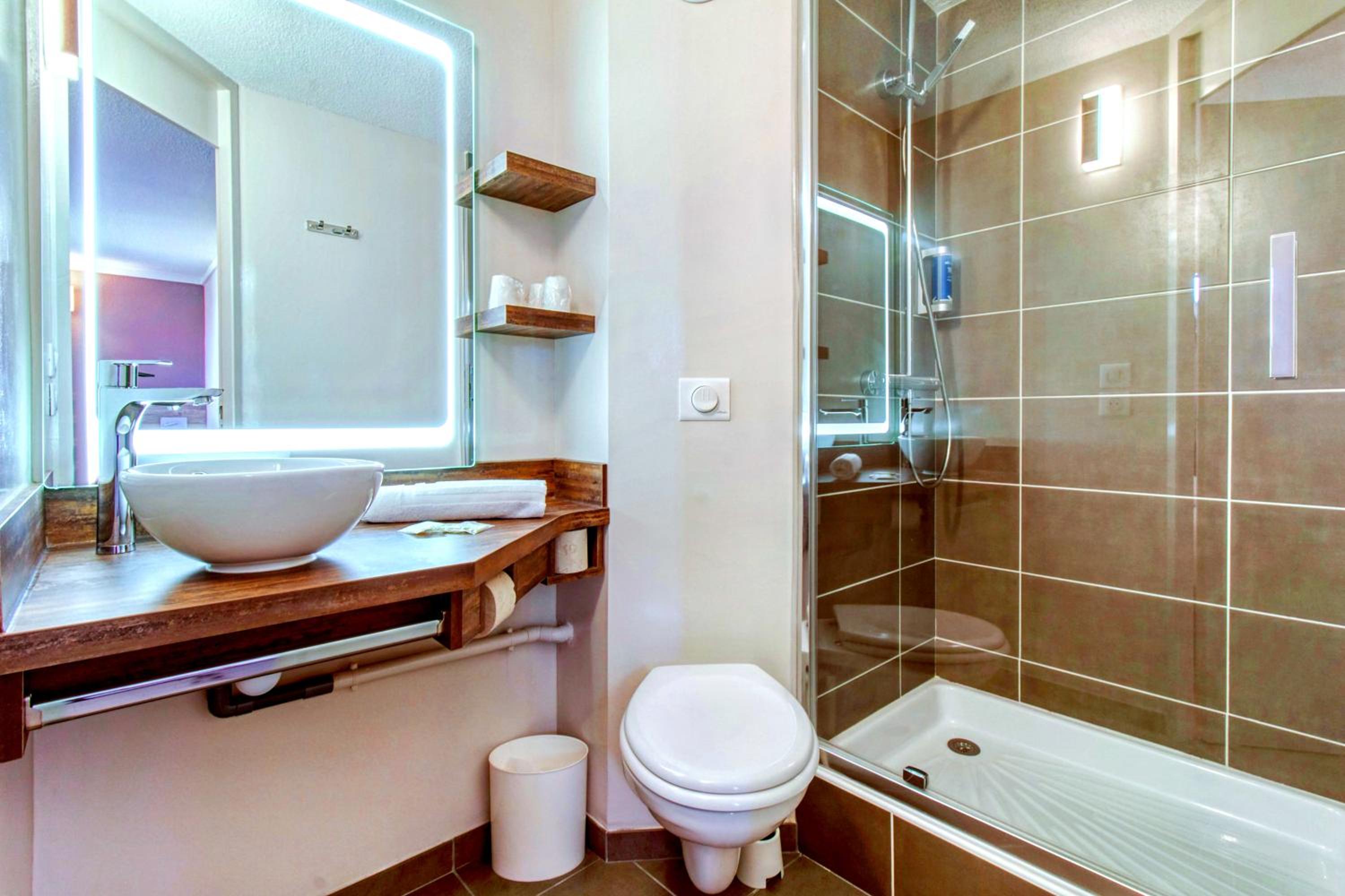 Triple Room with 3 Single Beds