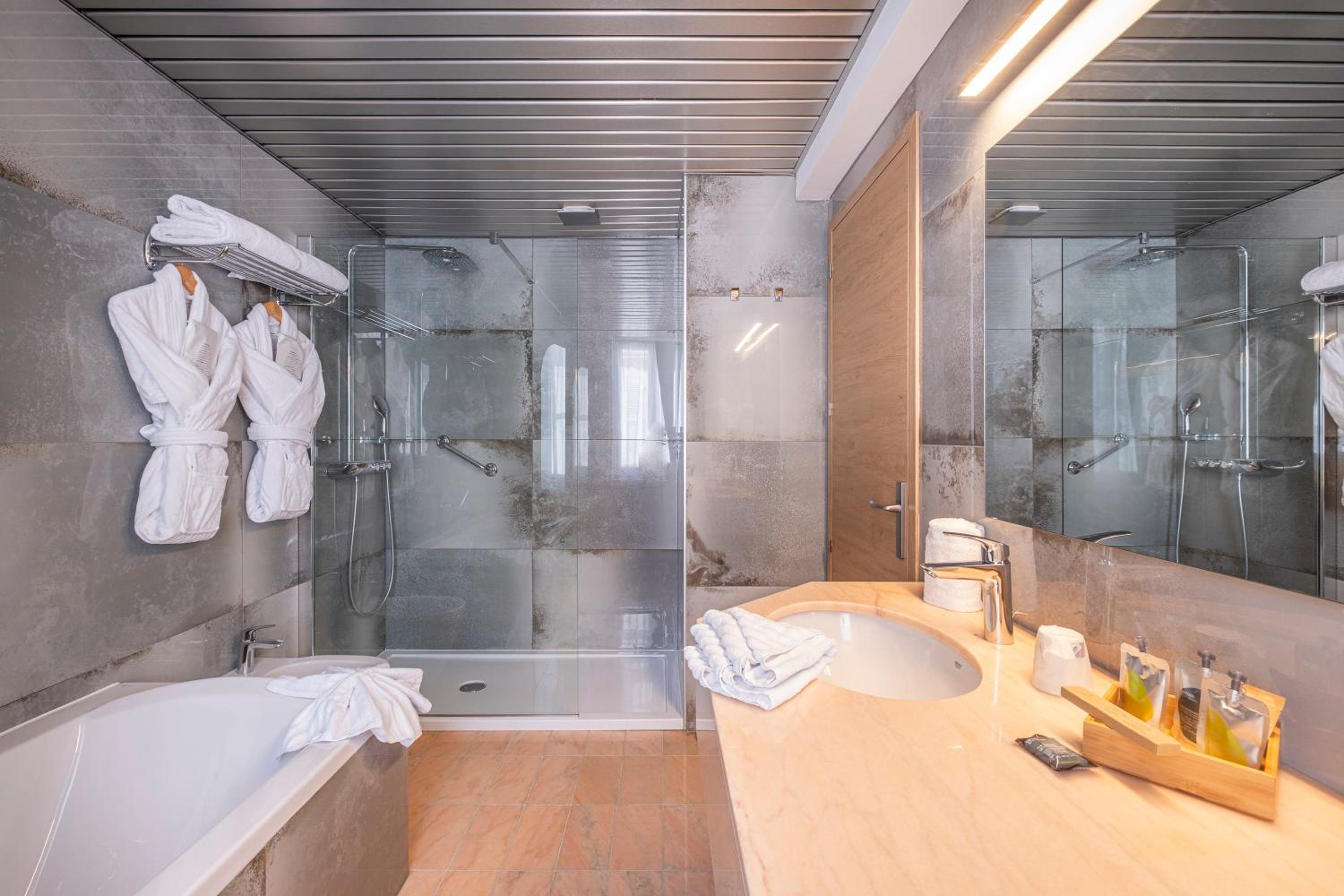 Junior Suite with Saint Nicolas street View