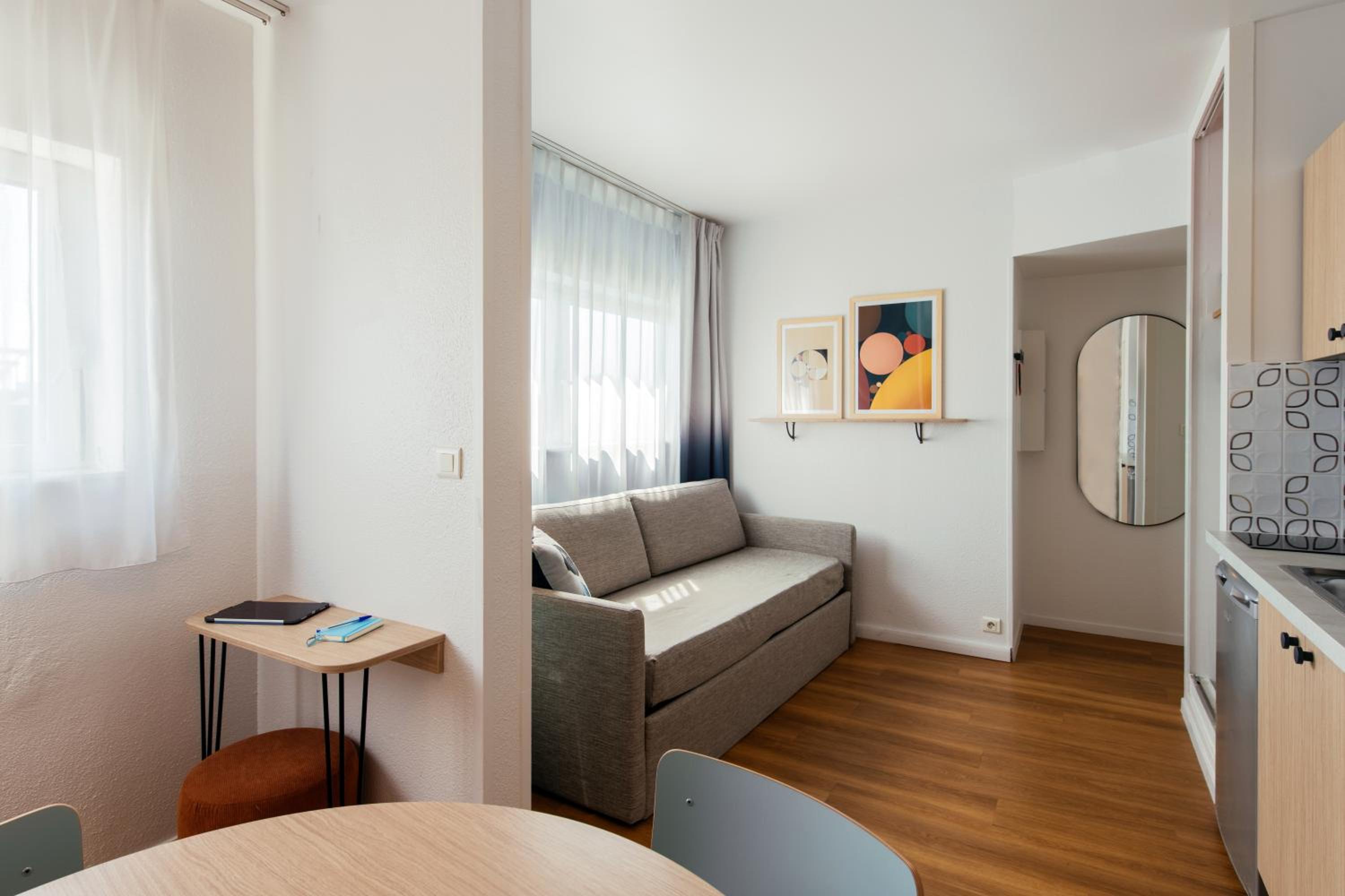 Studio (3 Adults)