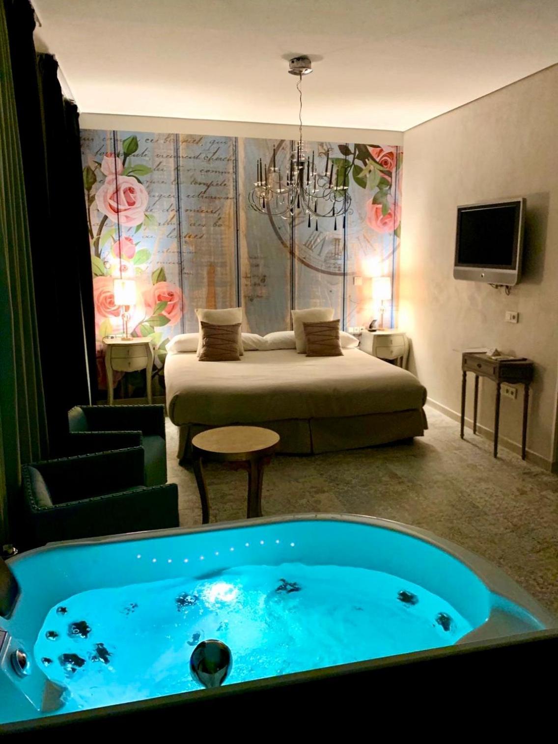 Suite with Jacuzzi
