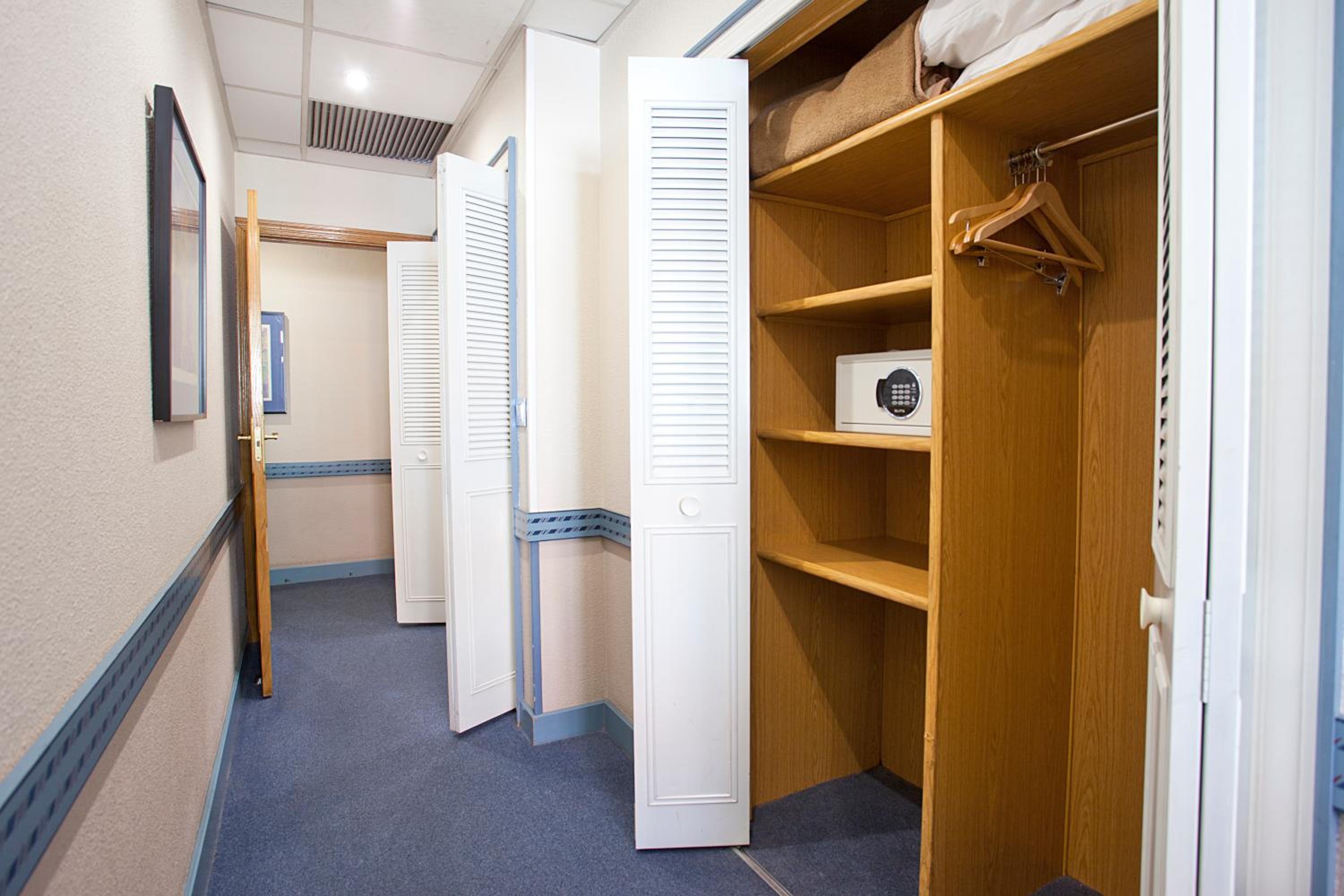 Studio (2 Adults)