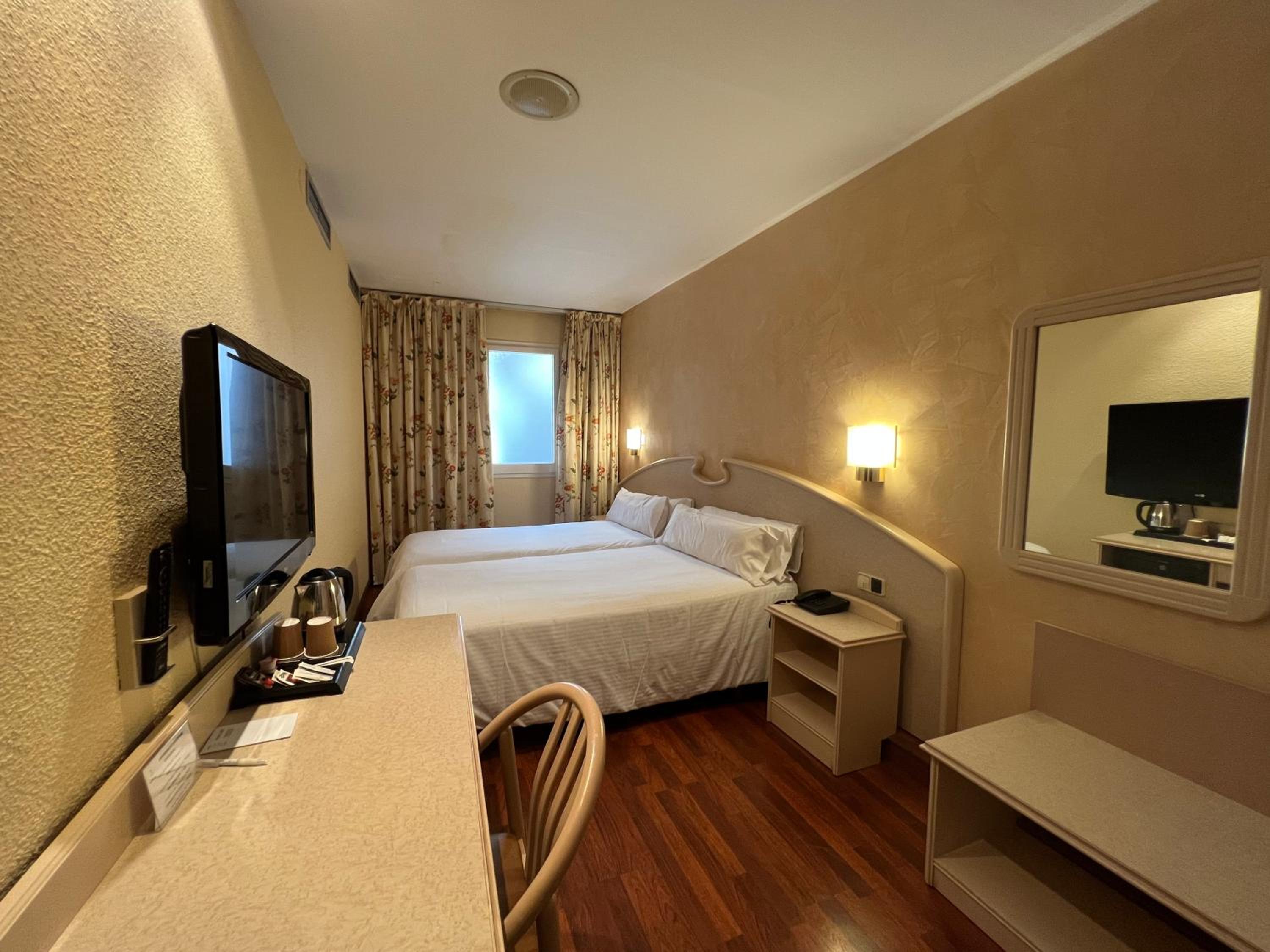 Economy Twin Room