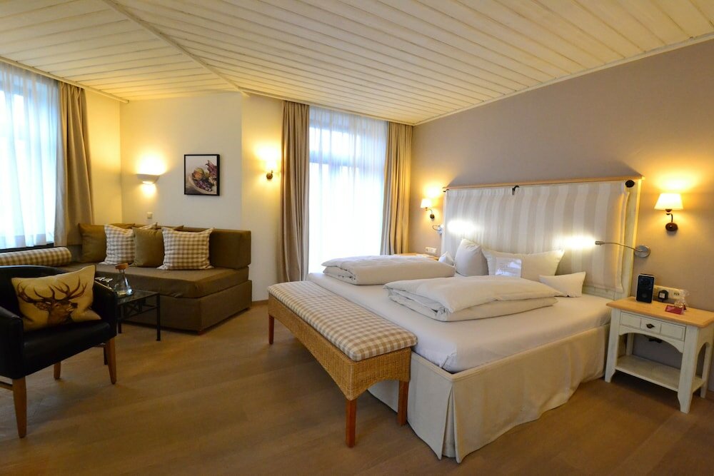 Superior Double Room, 1 King Bed, Mountain View (Superior Alpin)