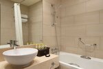 Deluxe Room, 1 King Bed, Non Smoking в Ramada Abu Dhabi Downtown