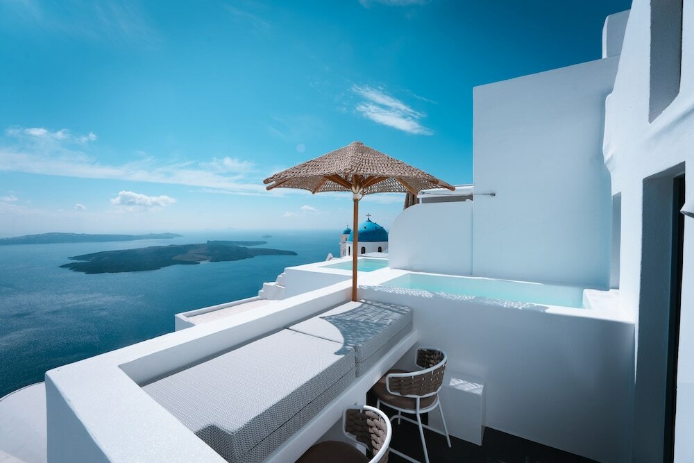 Junior Suite (Outdoor Hot Tub - Caldera View)