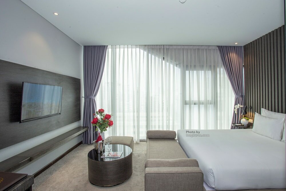 Junior Suite Double With City View