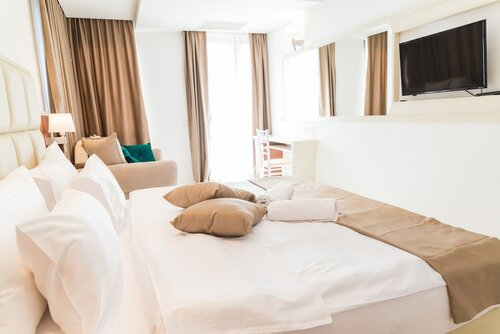 Family Room, 1 King Bed, Mountainside в Hotel Kadmo by Aycon