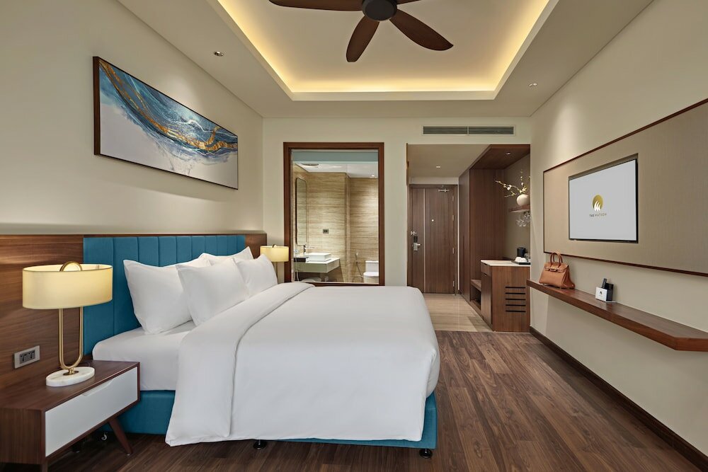 Deluxe Double Room, City View