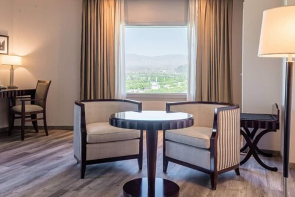 Room (Diplomatic City)