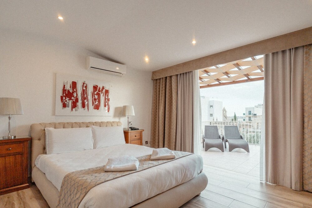 Deluxe Suite, Terrace