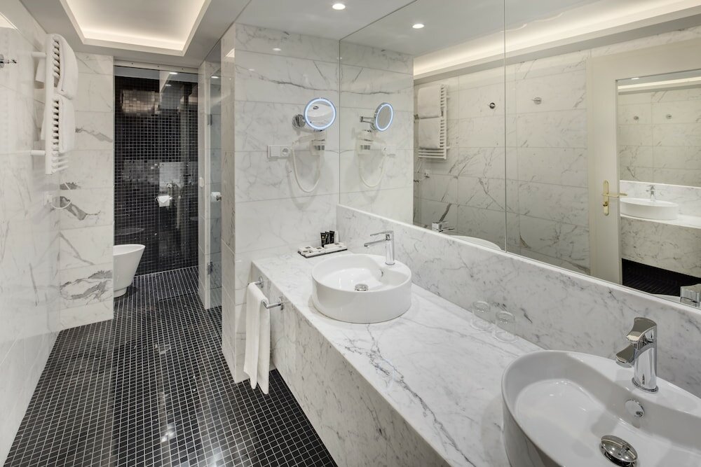 Senior Suite, 1 Bedroom, Garden View