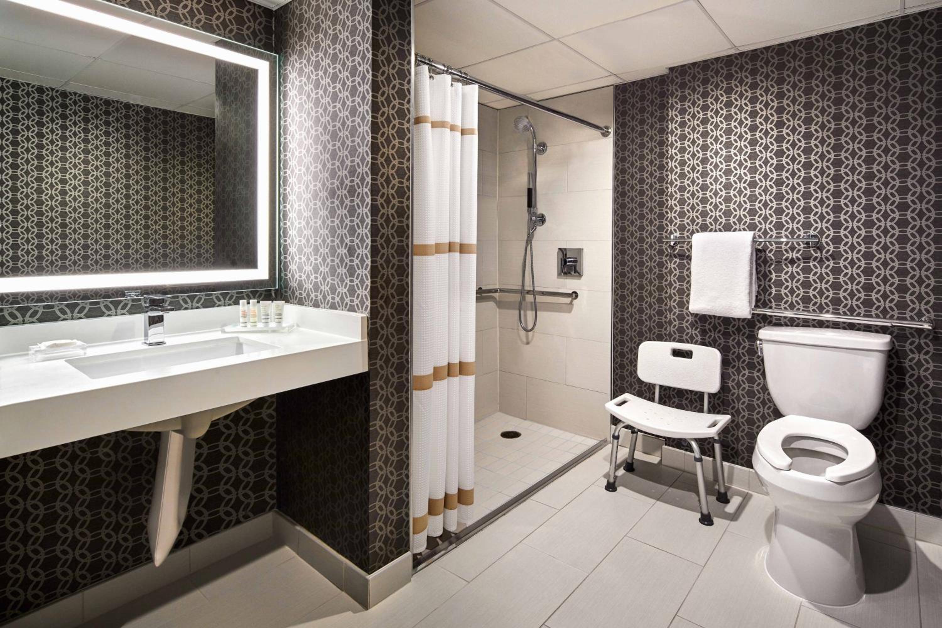 Double Room with Two Double Beds - Hearing Accessible 