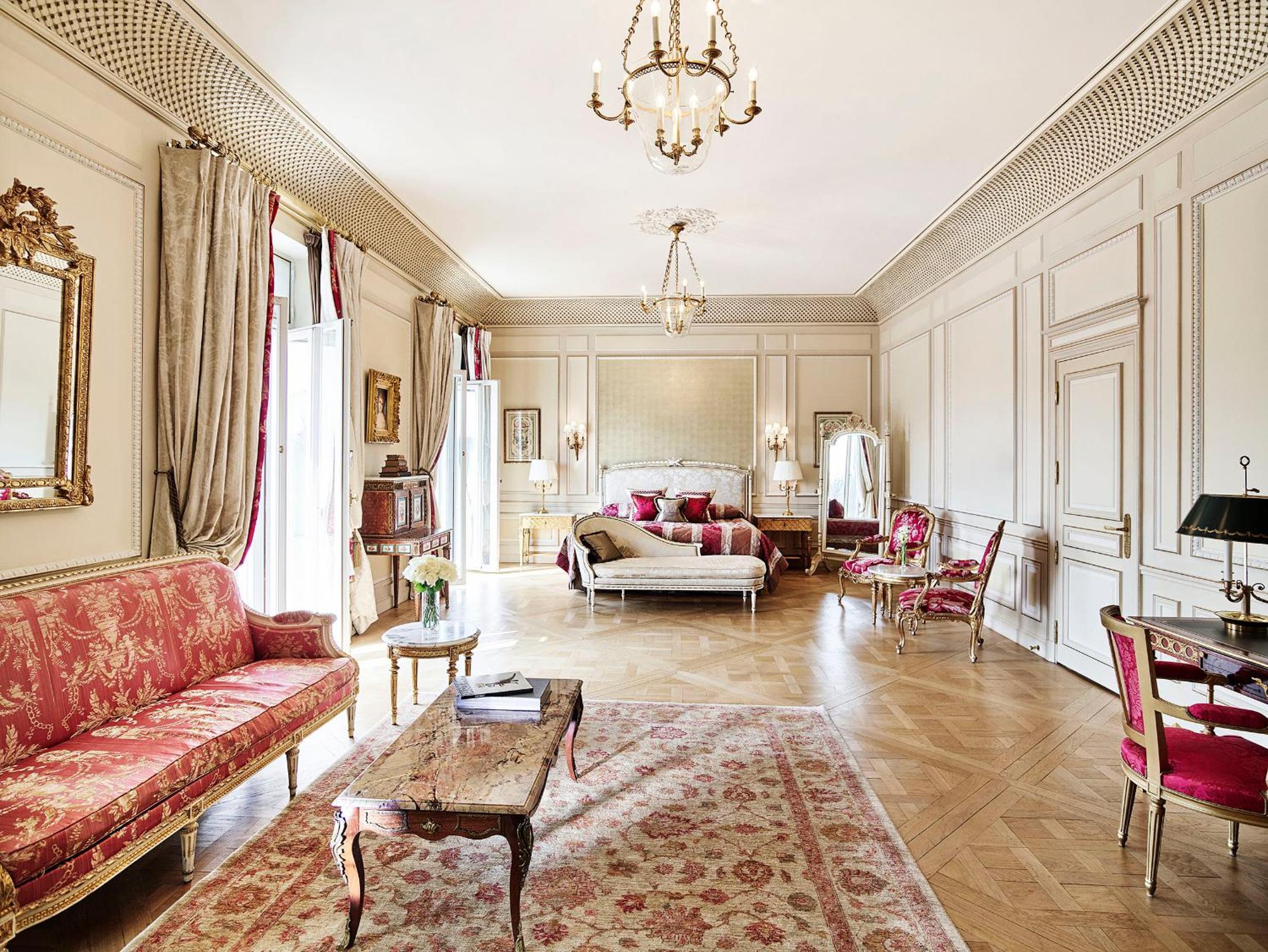 Versailles Suite, park view