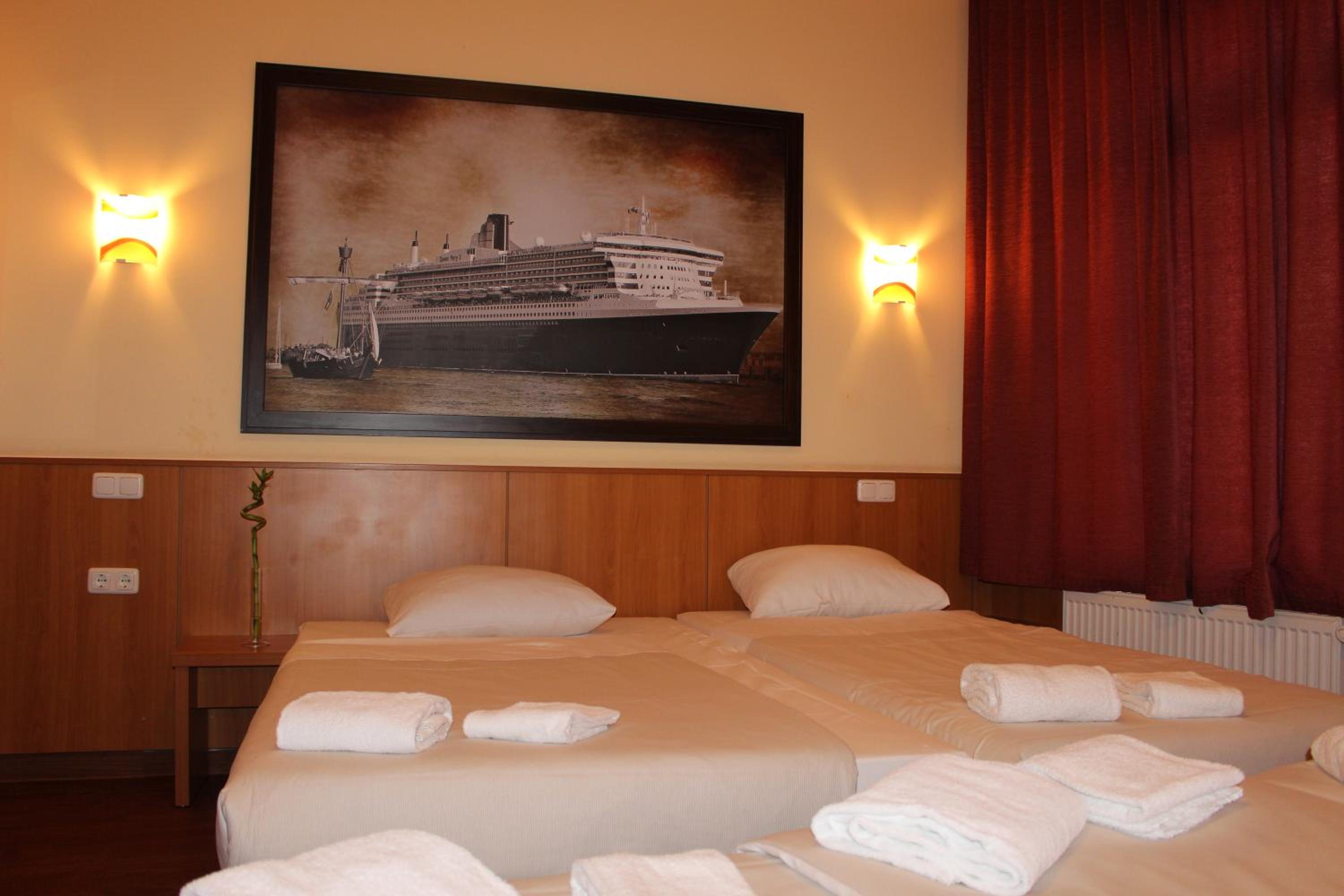 Quintuple Room (5 Adults)