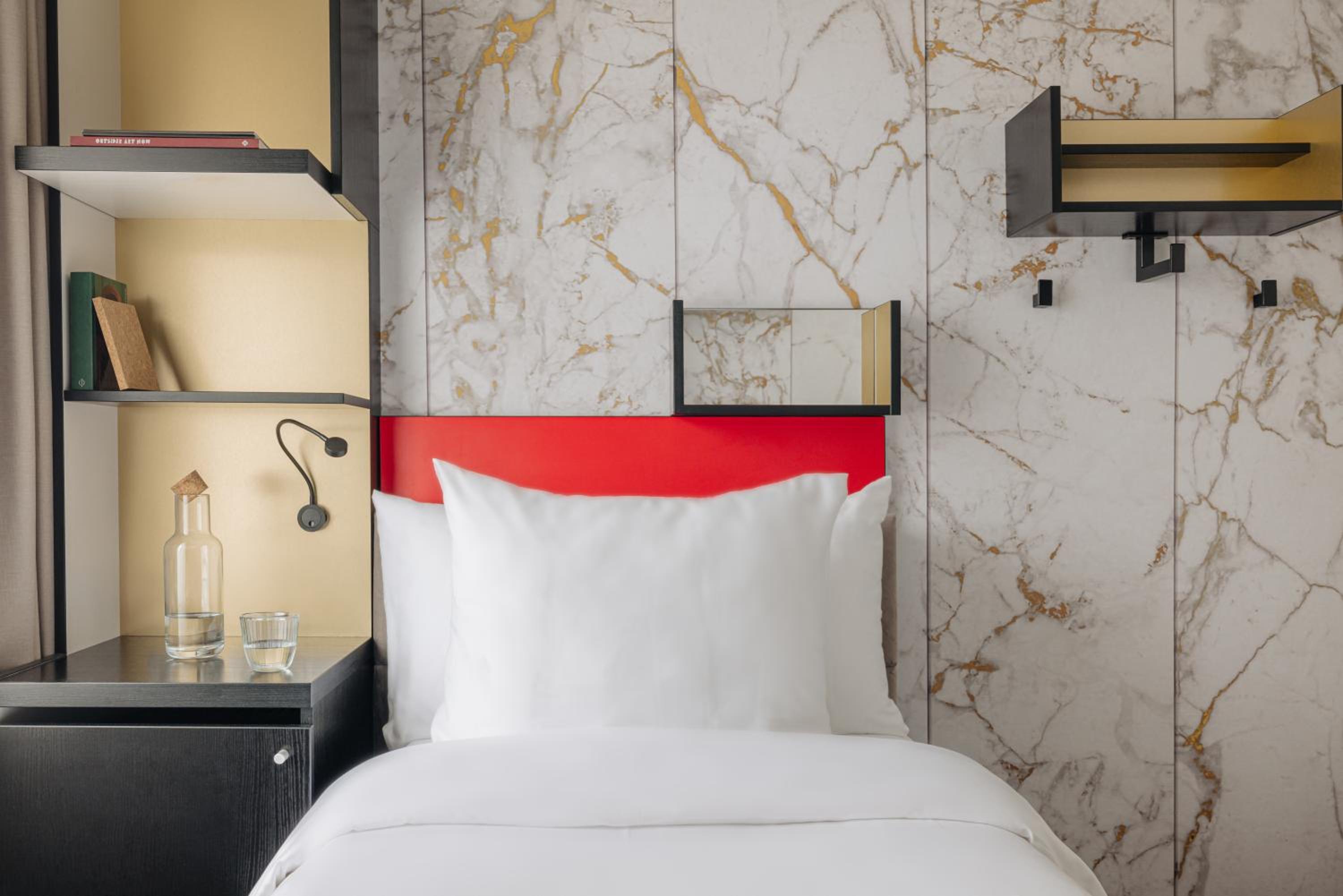 Comfort Room 1 Single Bed