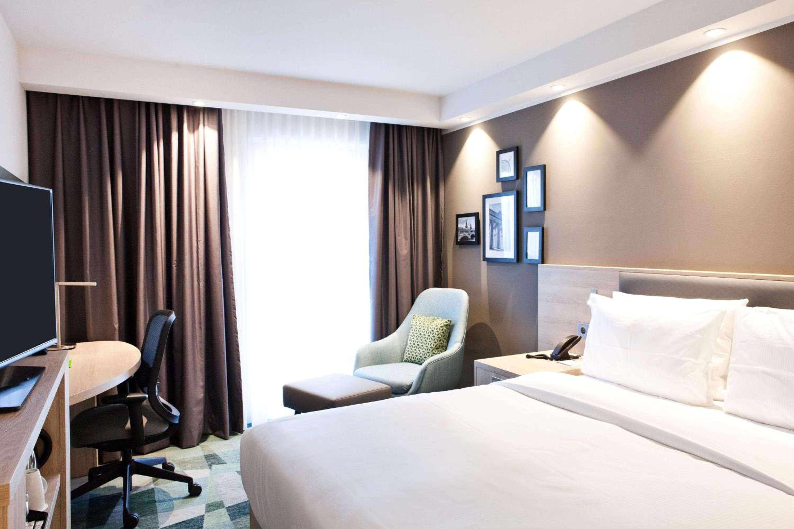 Queen Room with River View