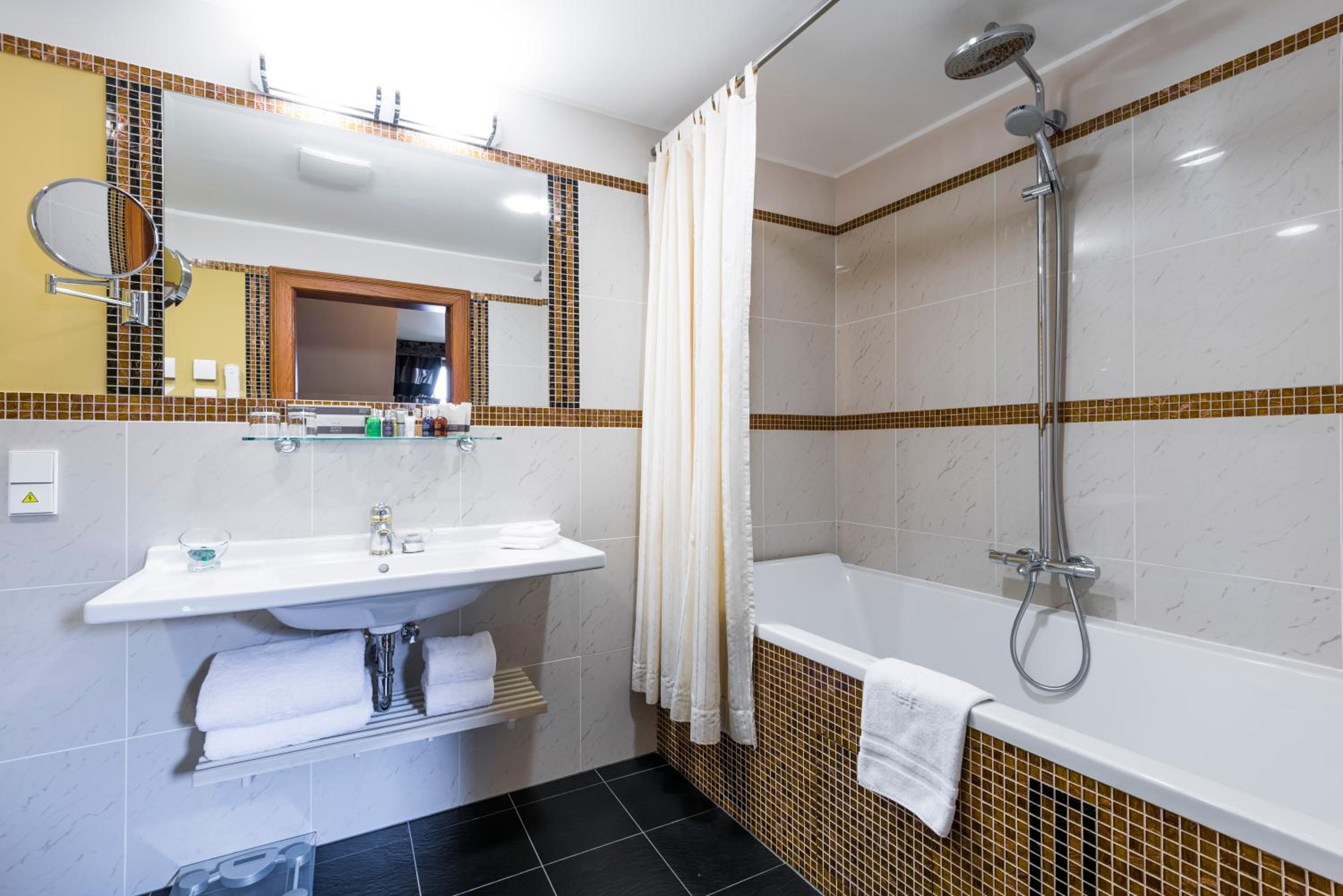 Grand Deluxe Double / Twin Room