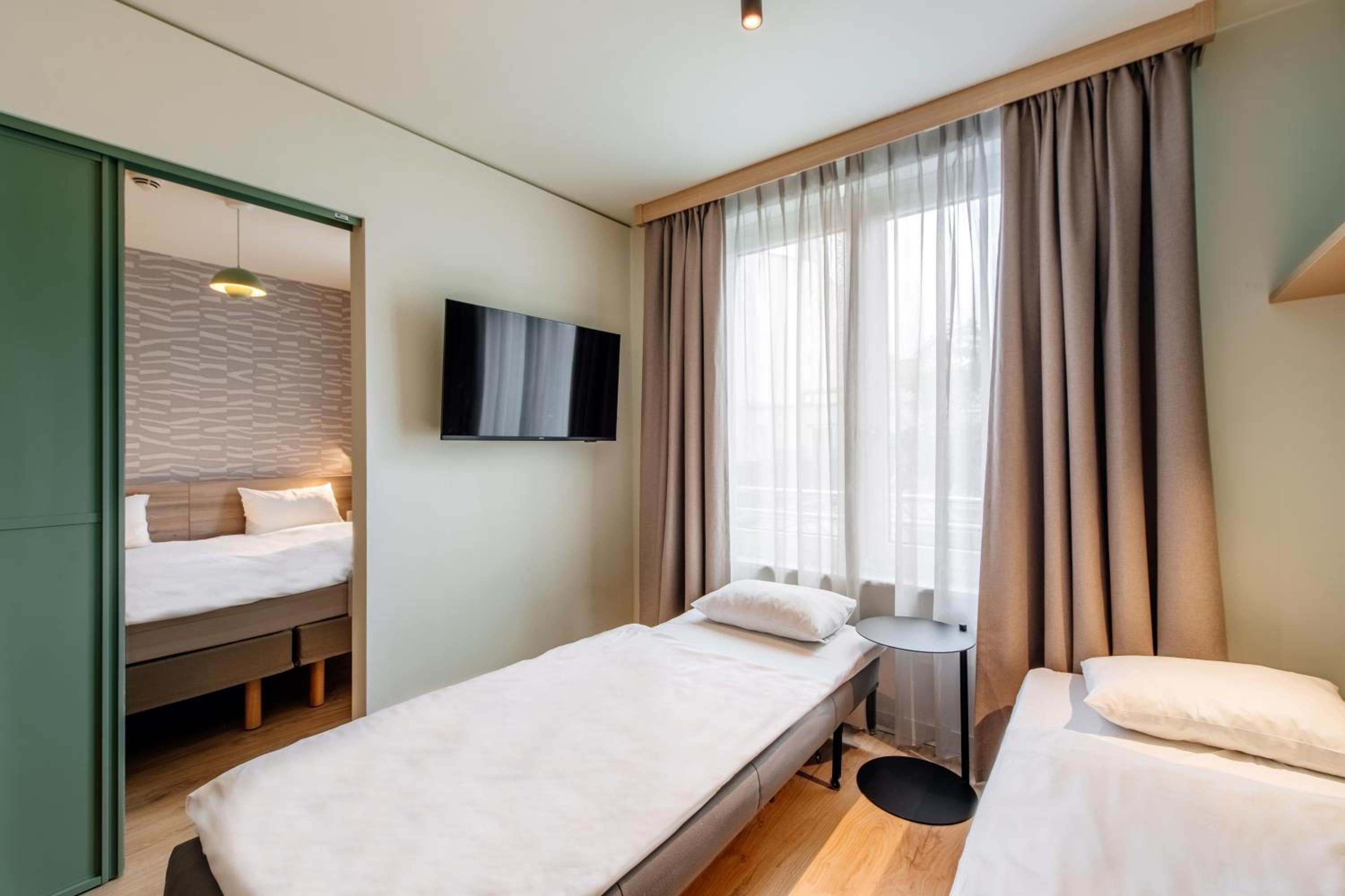 One-Bedroom Apartment (4 Adults)