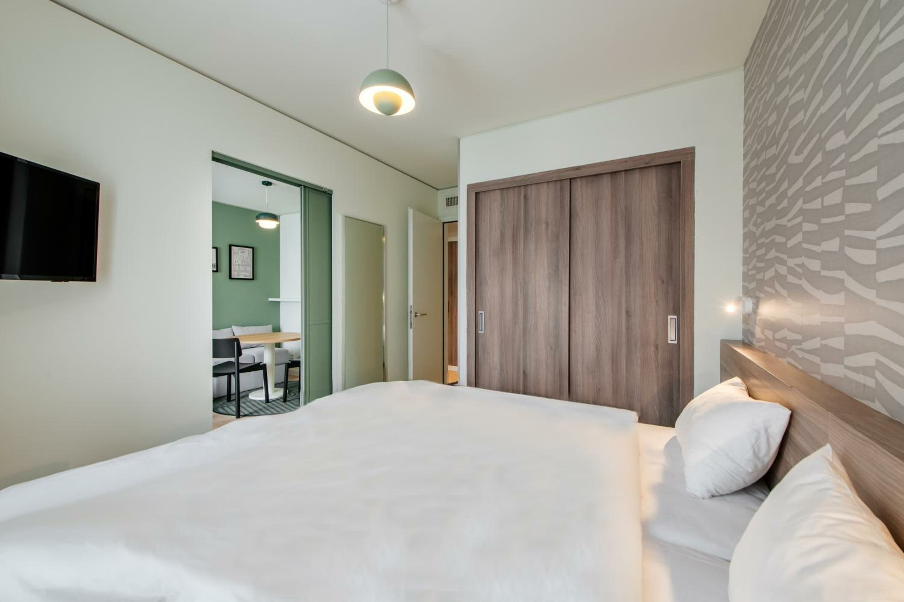 One-Bedroom Apartment (4 Adults)