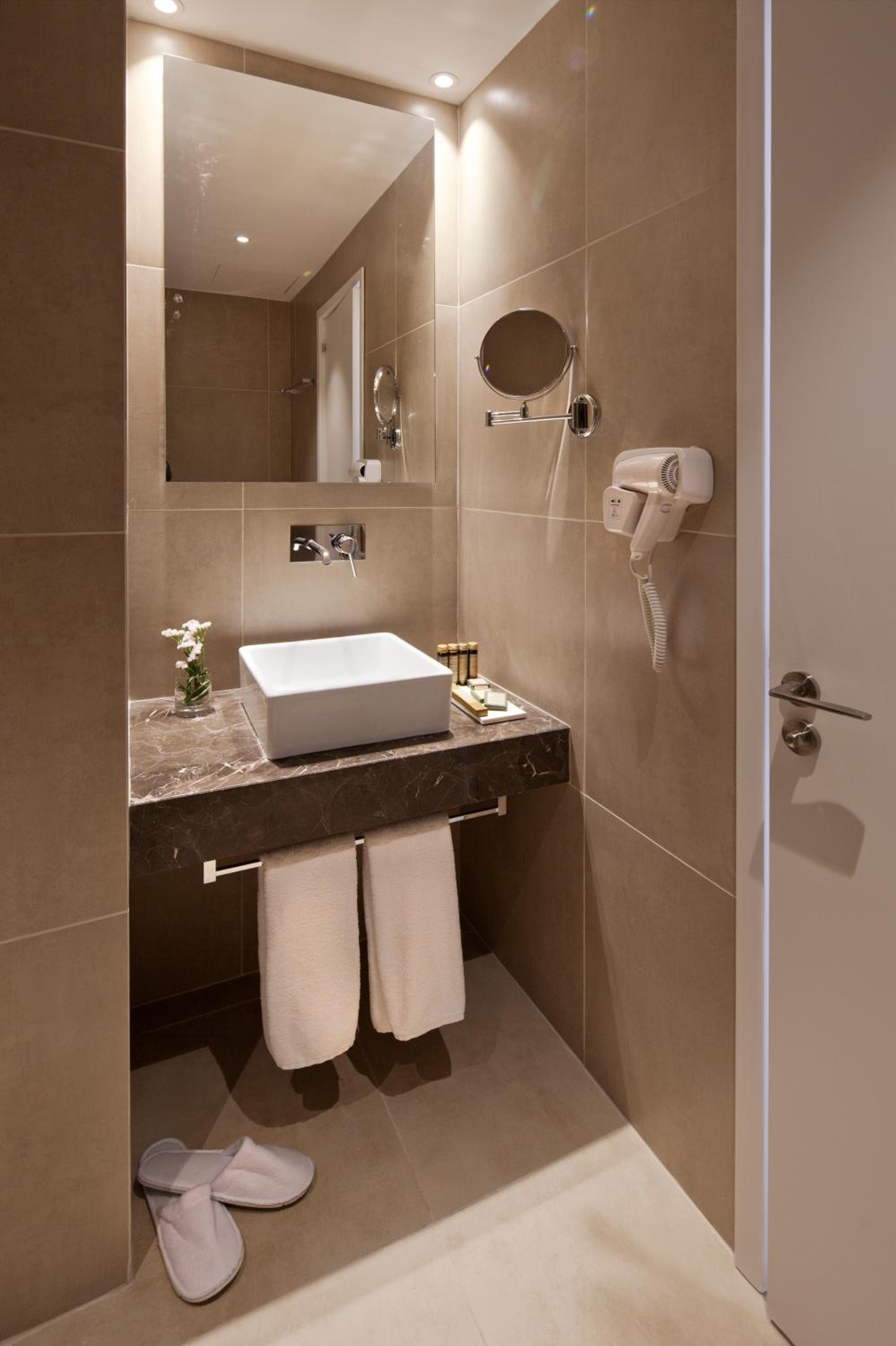 Comfort Superior Room with Airport Transfer 